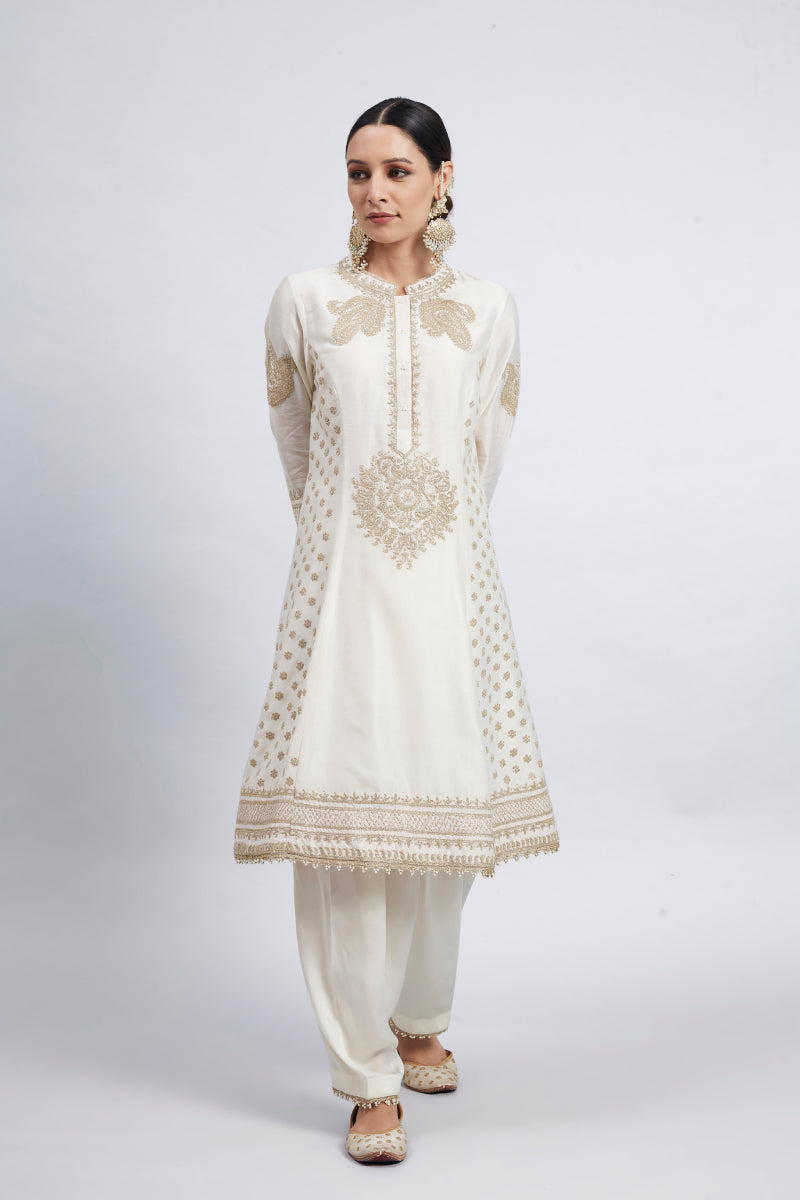 Naazira Daisy Ivory