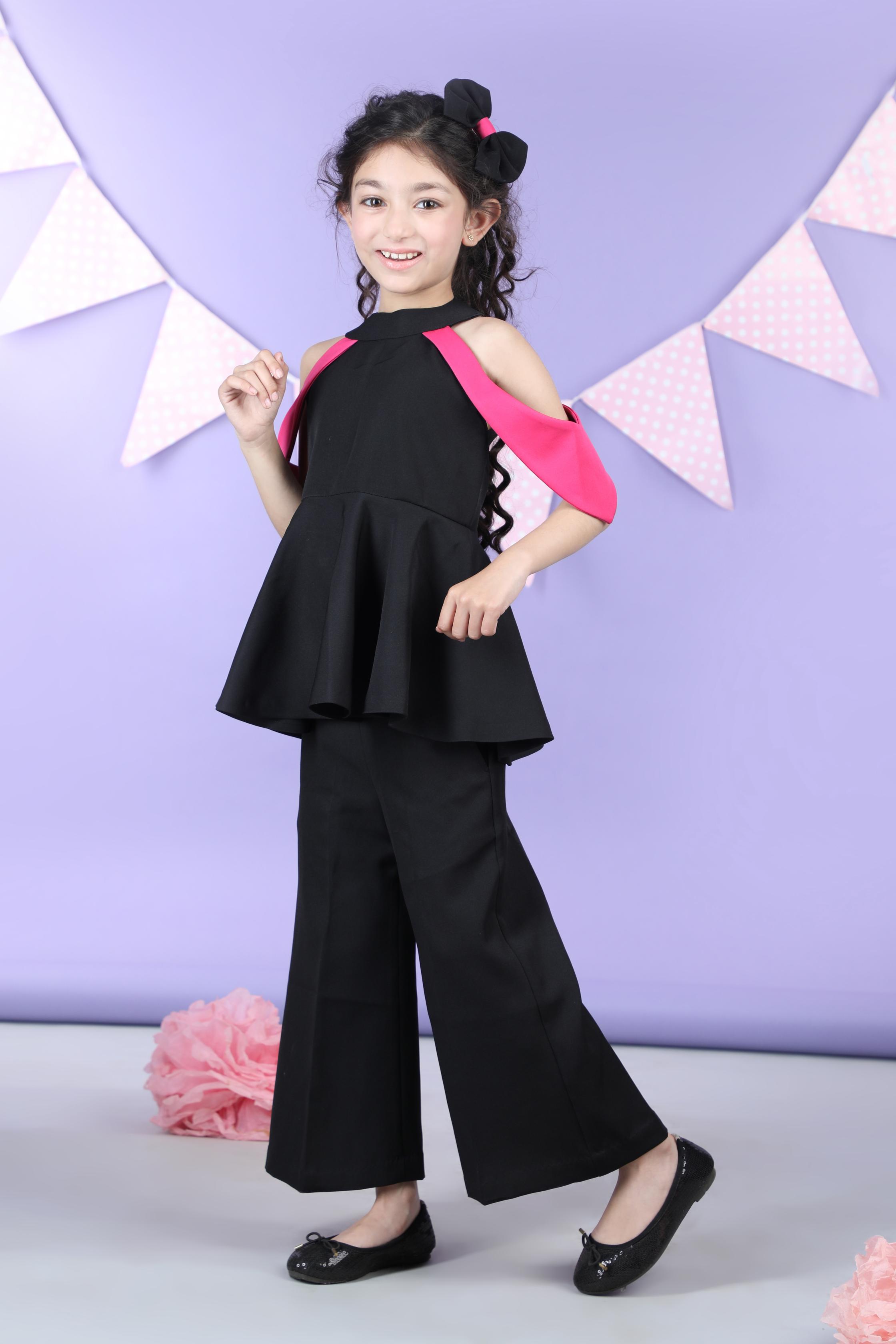 Peplum Top With Shoulder Cut Flaps Accompanied With Pants