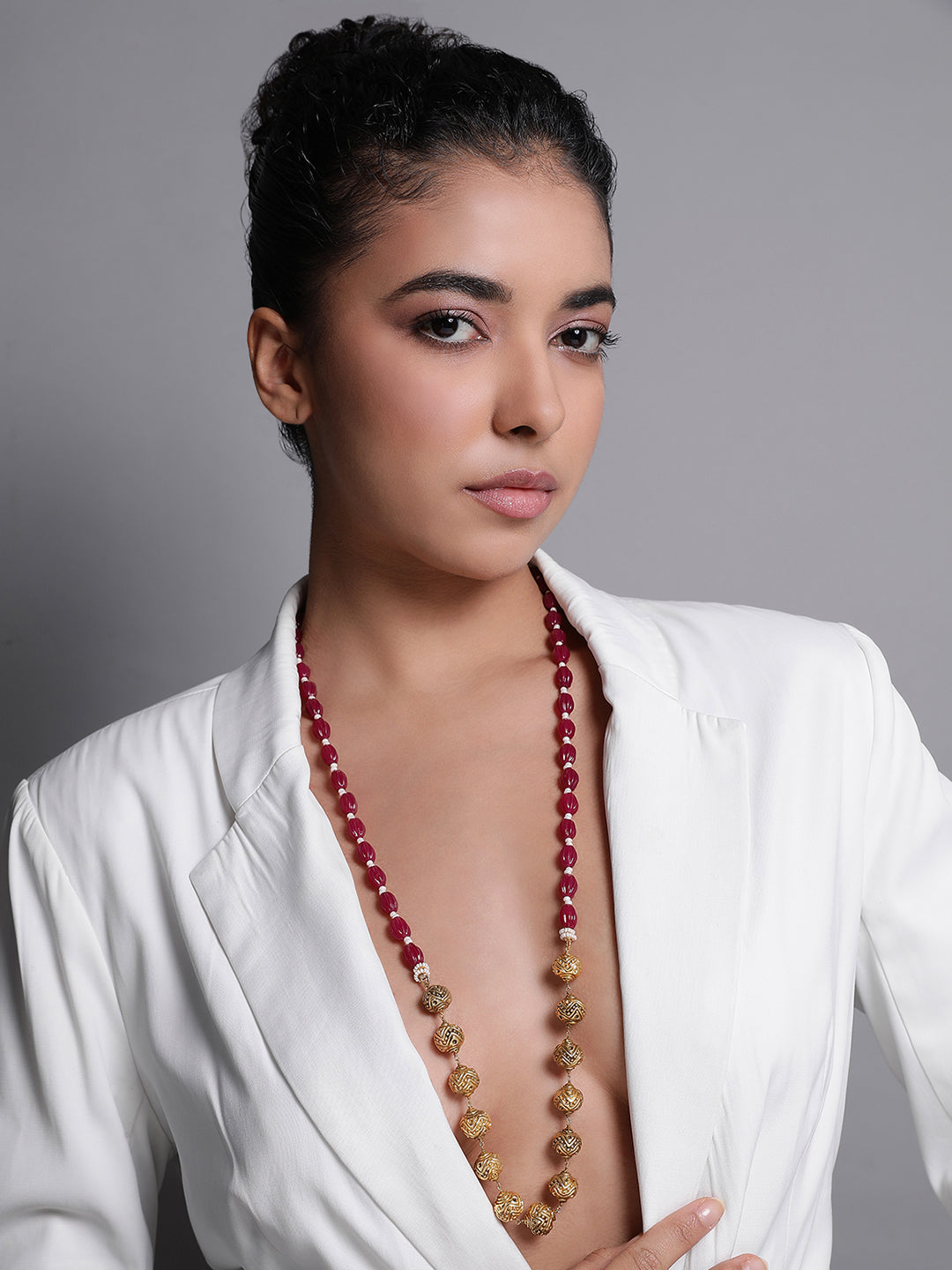 Le Damon
Gold Beads Necklace