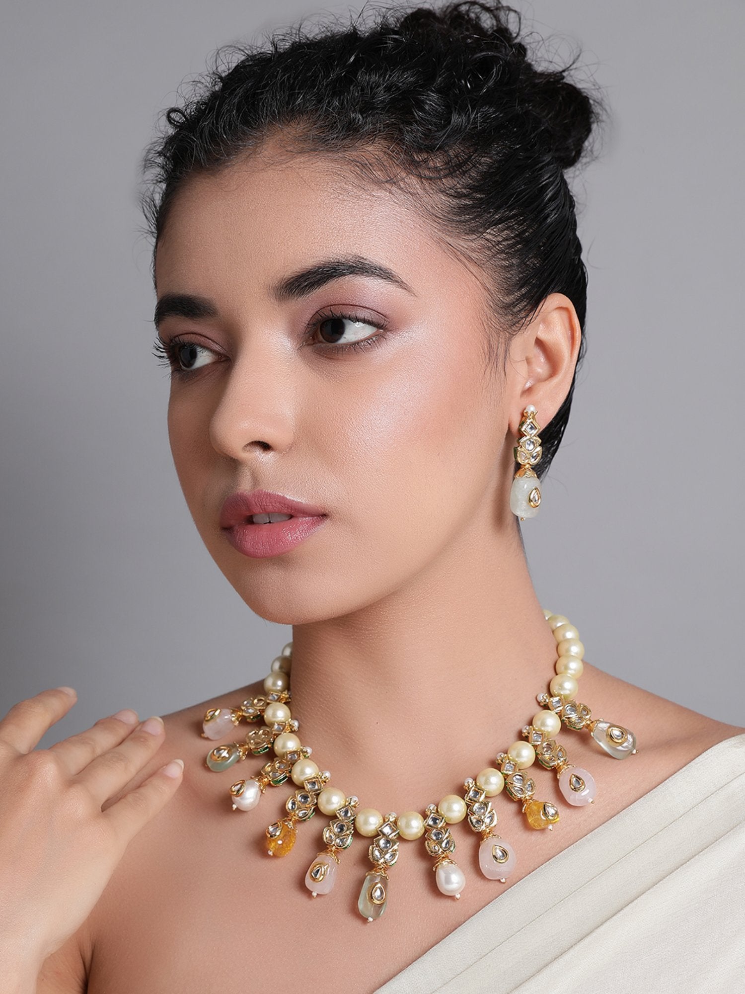 Le Orli
Multi Quartz & Kundan Necklace