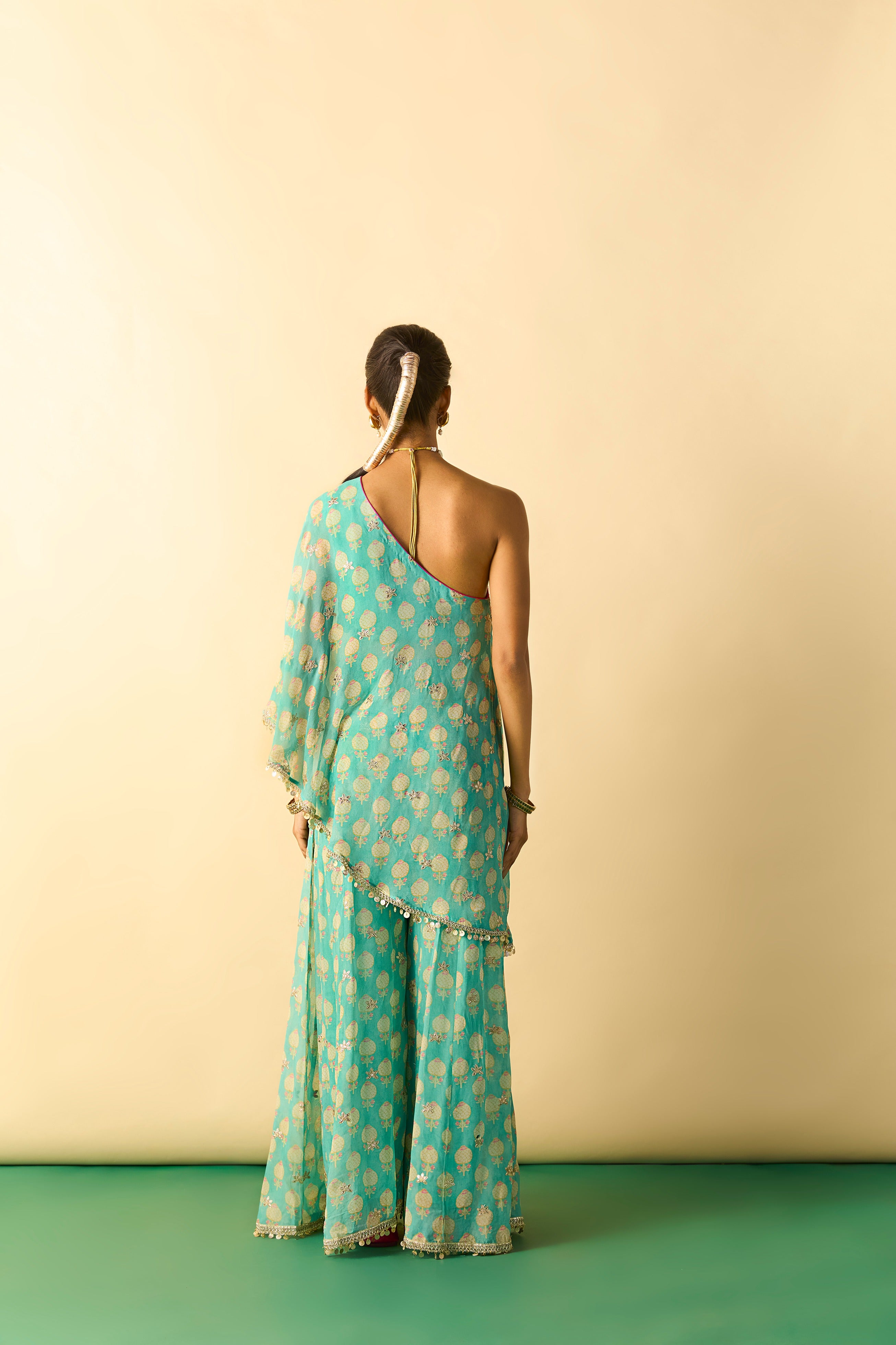 Chhavi One Shoulder Set