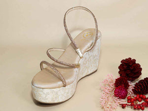 Berry White Net Wedge