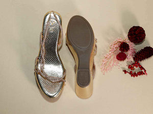 Renne Gold Wedge