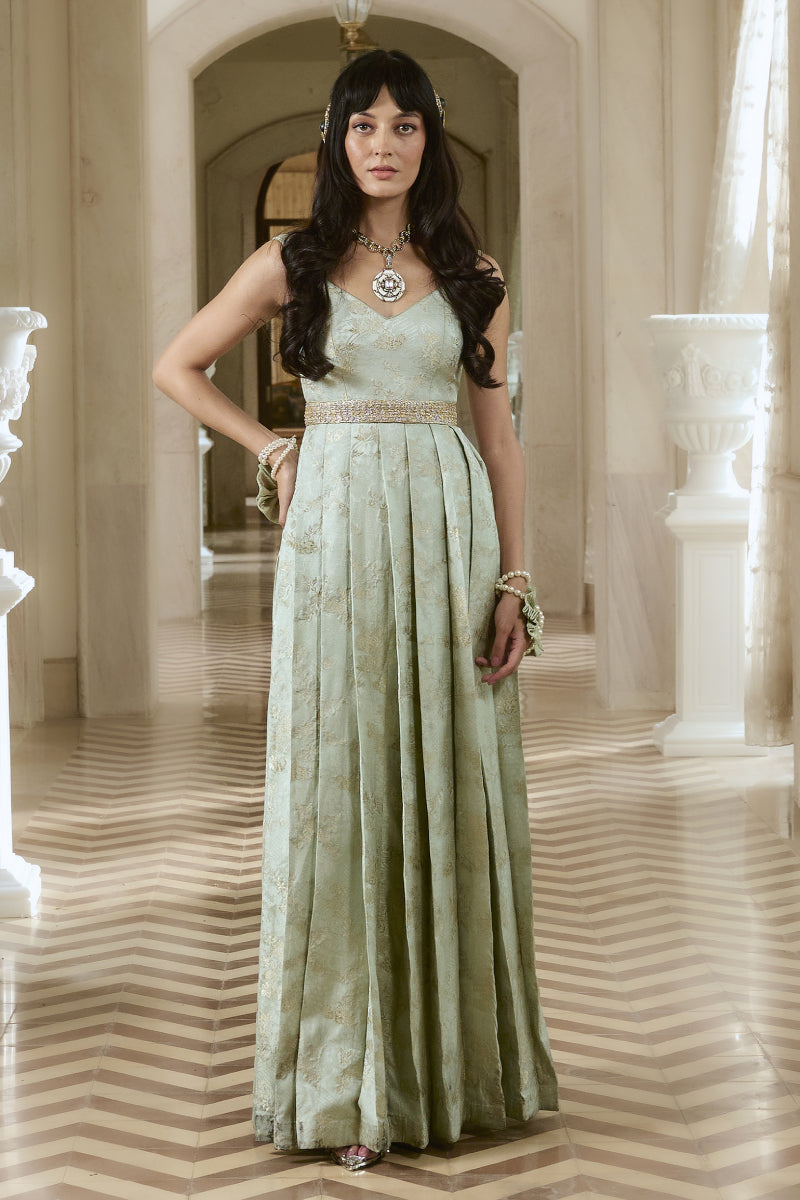 TAKARA GOWN