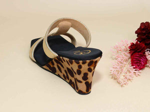 Black Hani Half Wedge