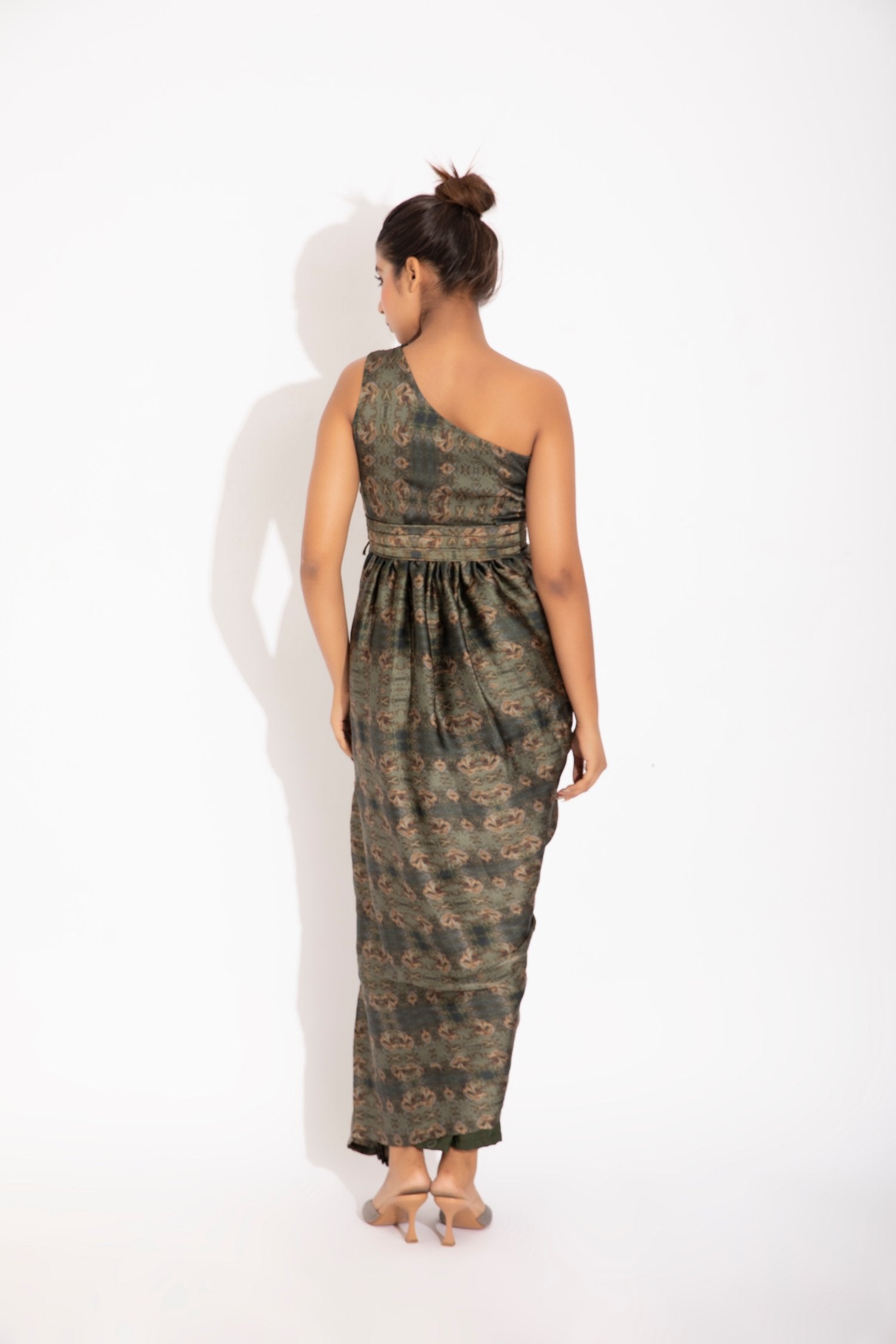 Pre- Stitched Slit Sari