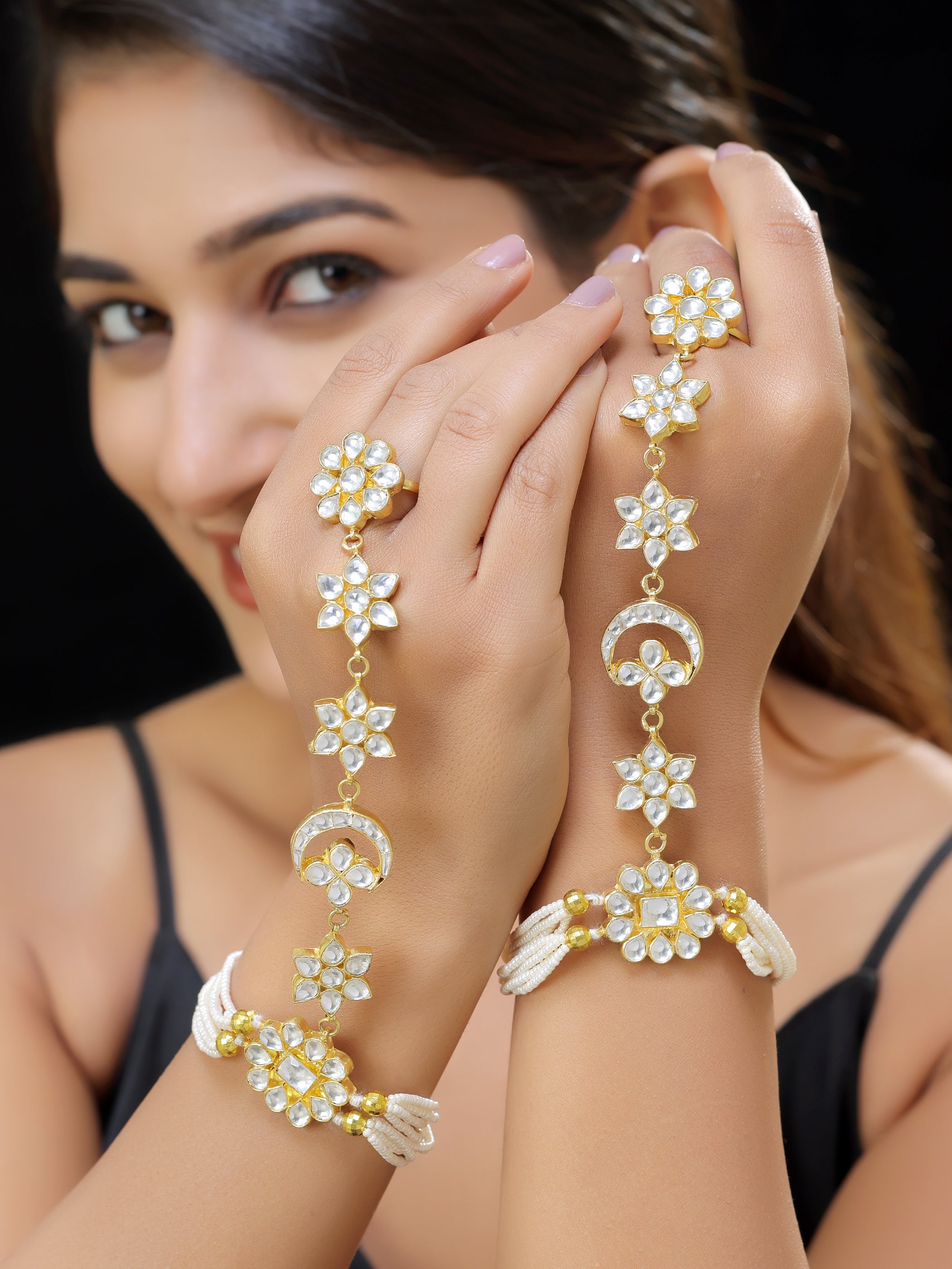 Gold finish Kundan Hathphool