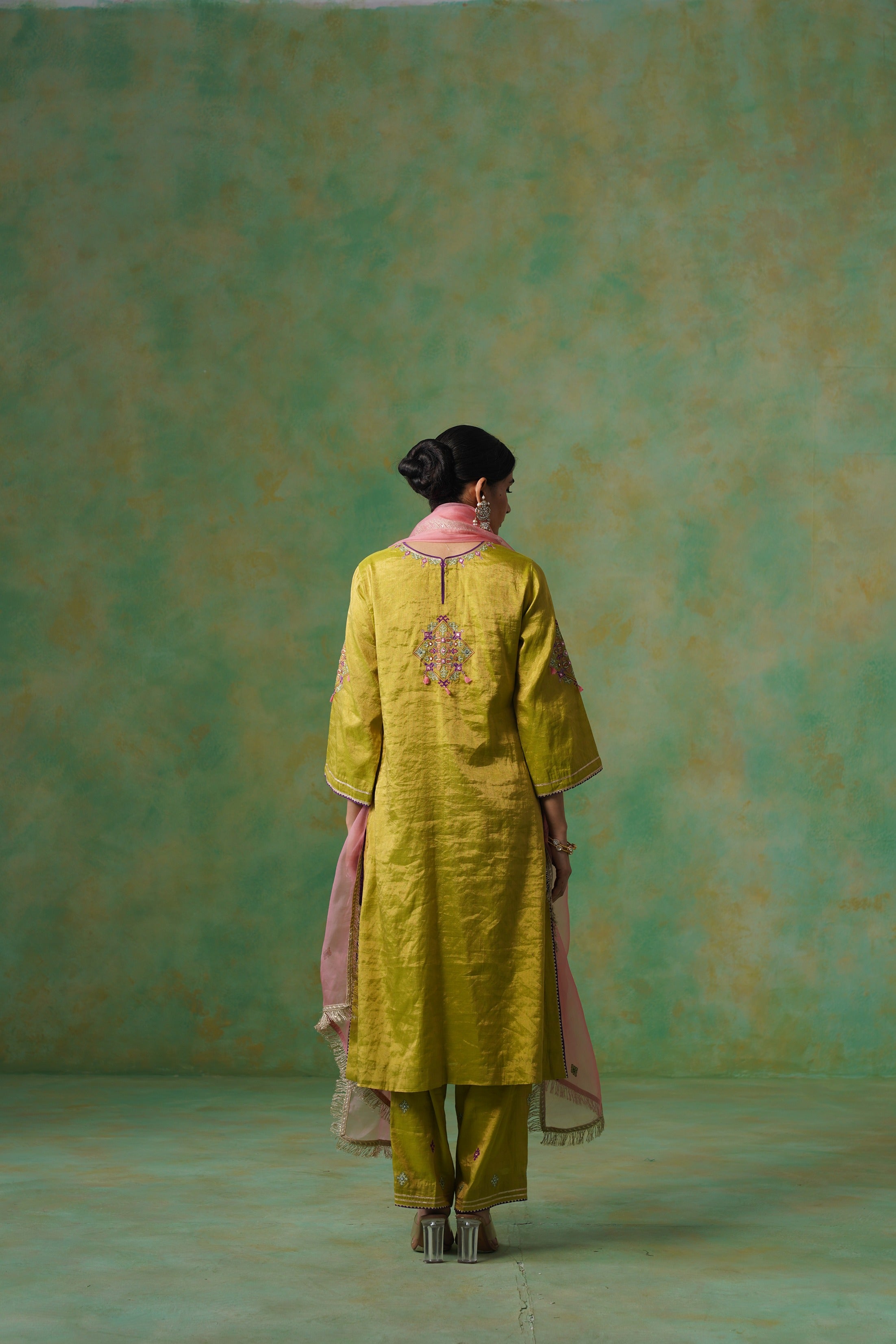 Andaaz Suit Set