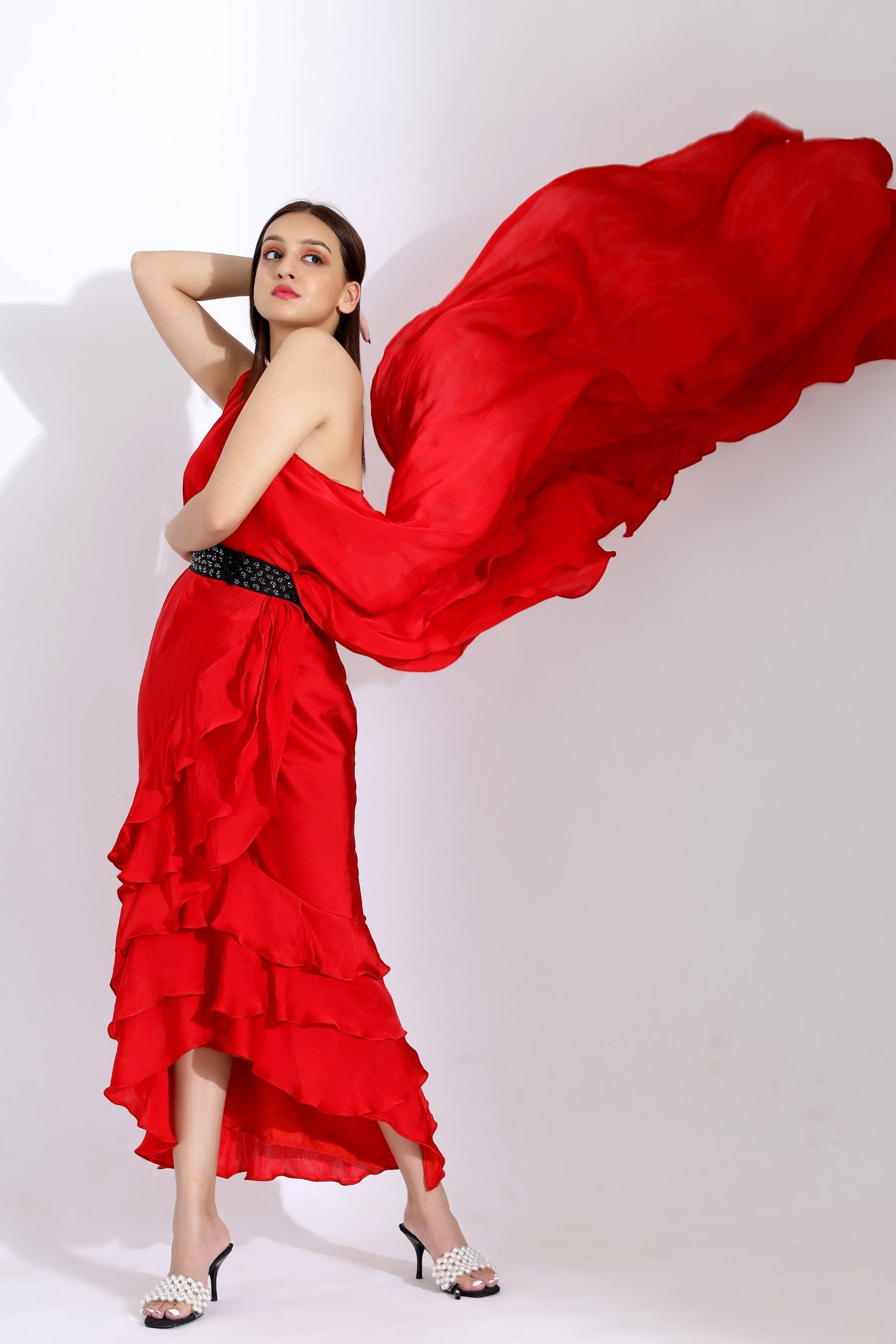 Pre-Stitched Frill Sari With A Wide Collar