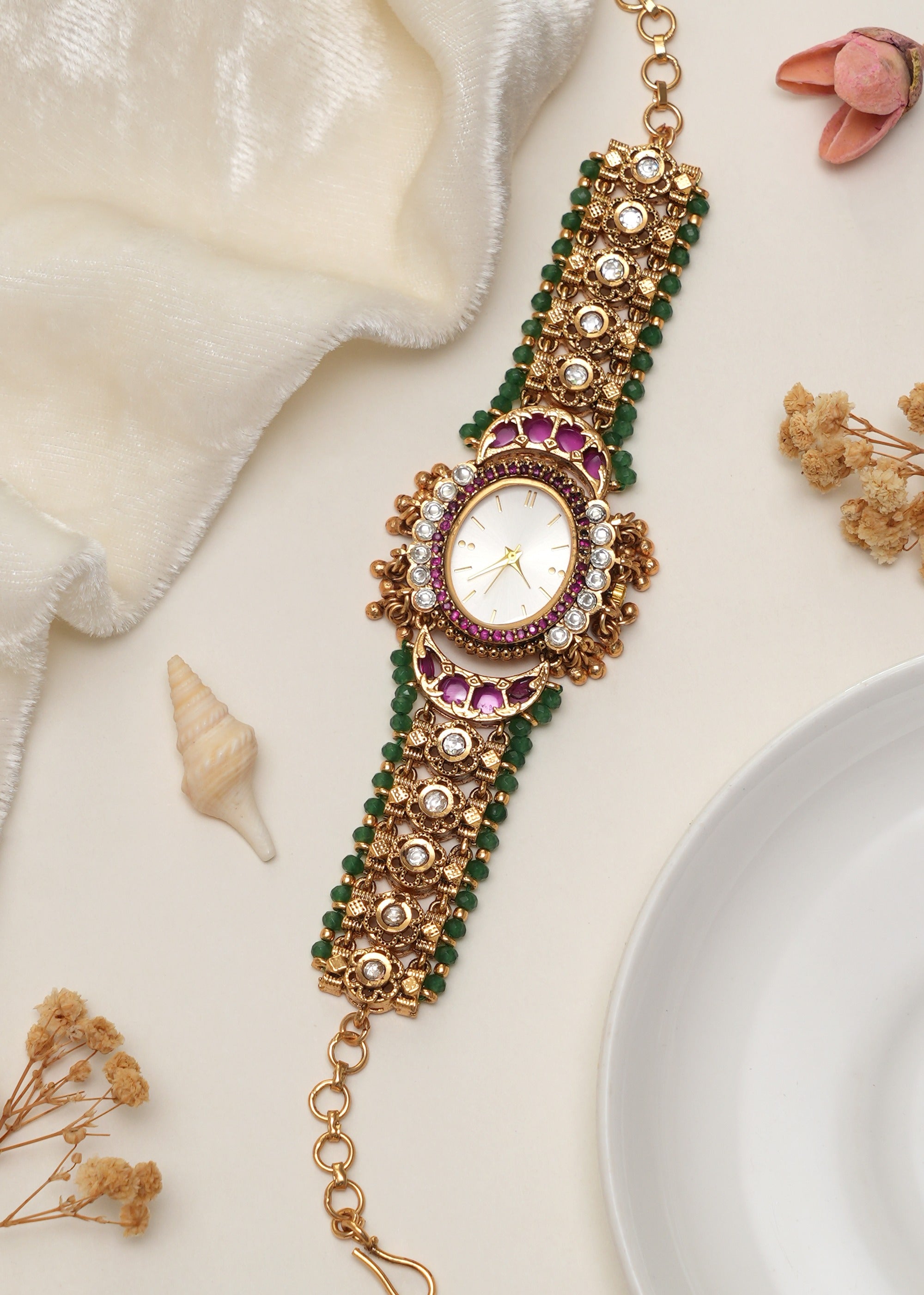 Luxury Heritage BraceletGold Look Watch