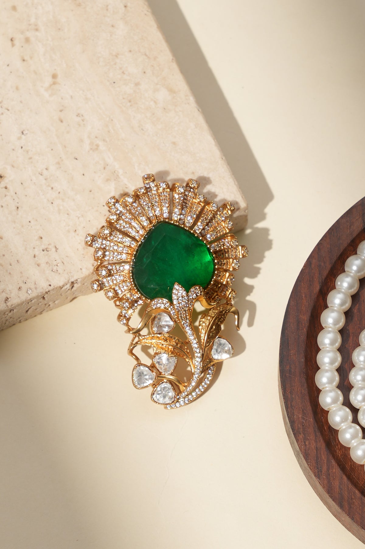 Neelmayur Royal Emerald Kundan Brooch