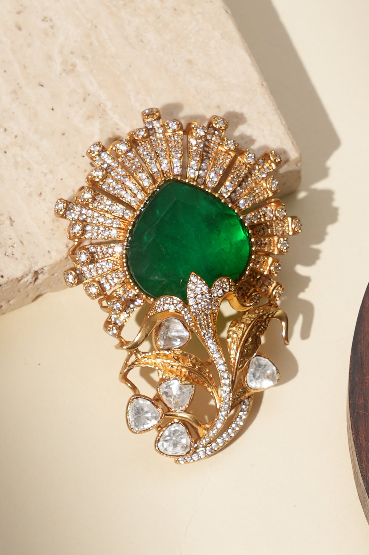Neelmayur Royal Emerald Kundan Brooch