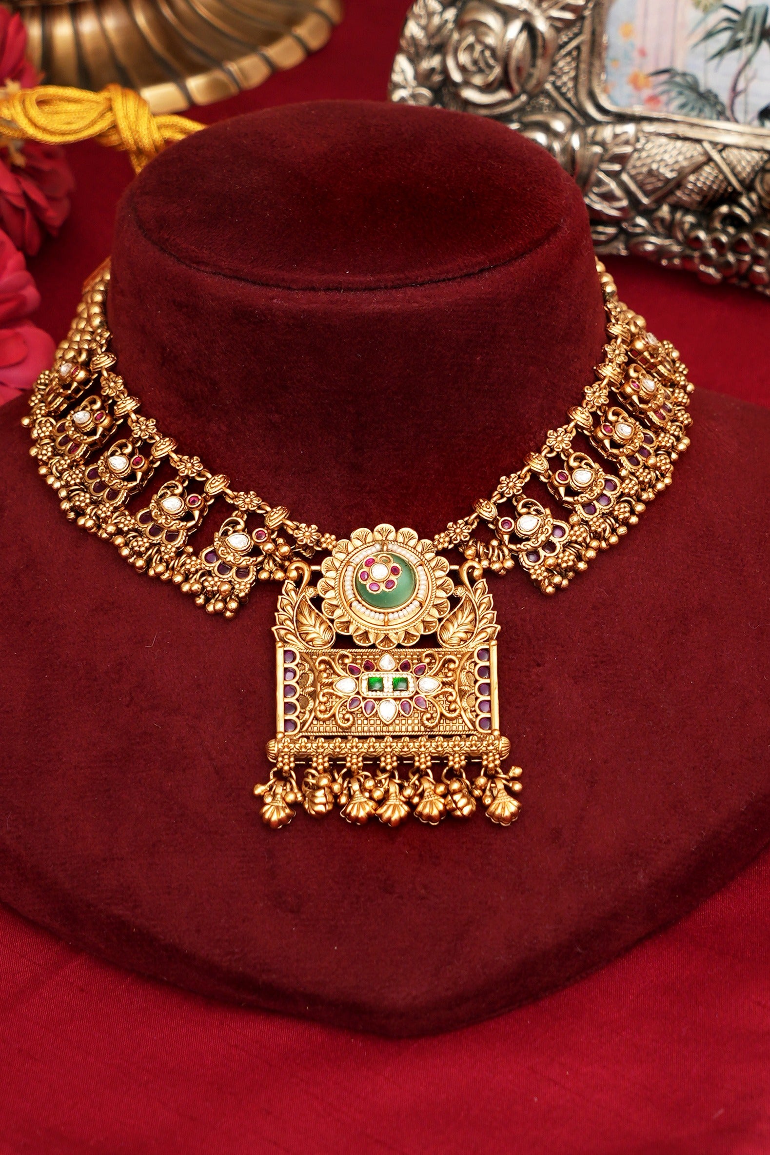 Heirloom Royal Gold Necklace Set