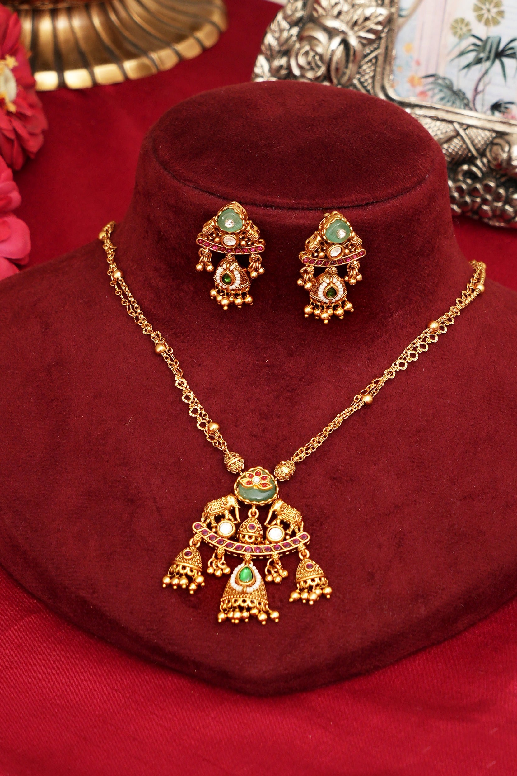 Royal Kundan Gold Look Pendent Set