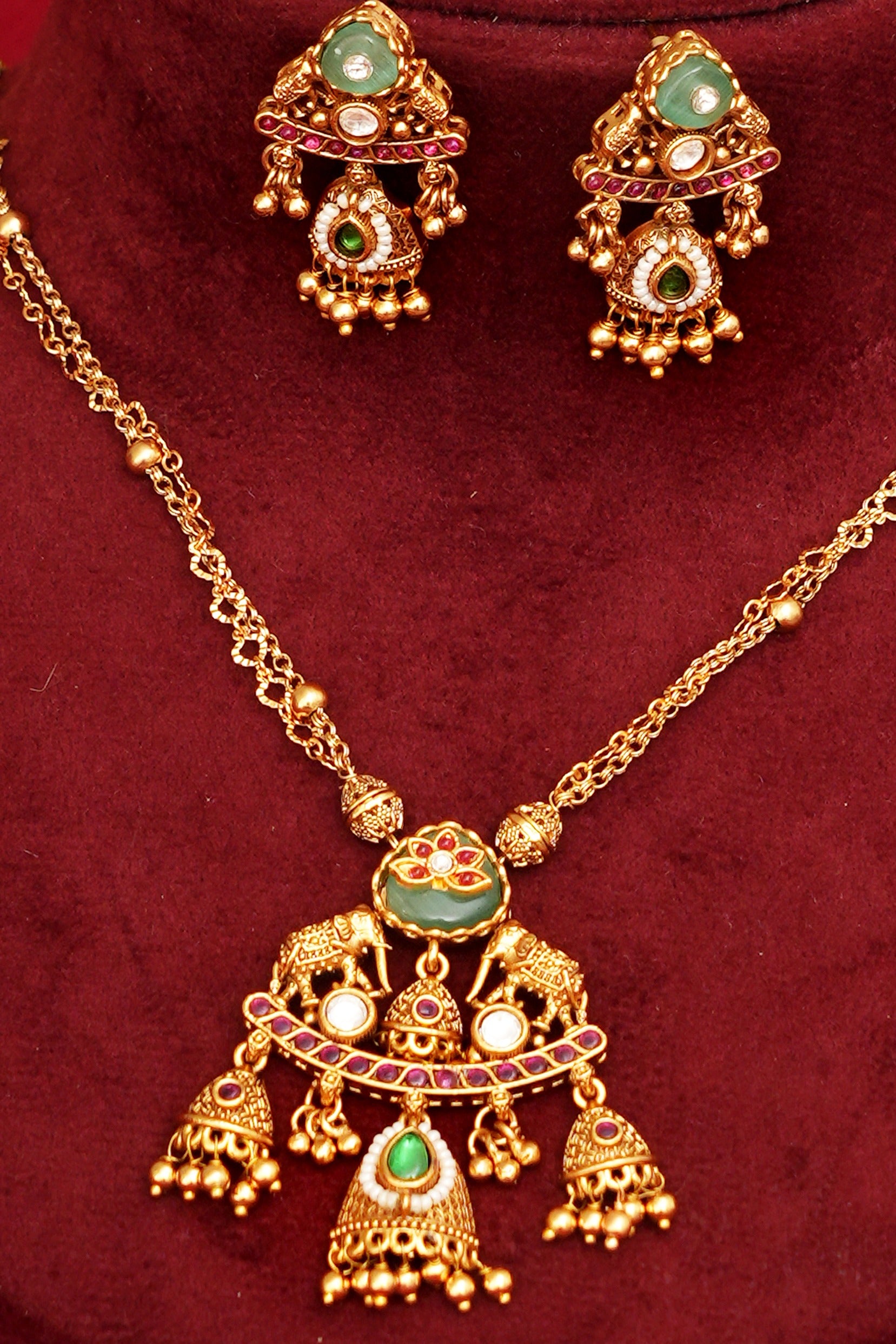 Royal Kundan Gold Look Pendent Set