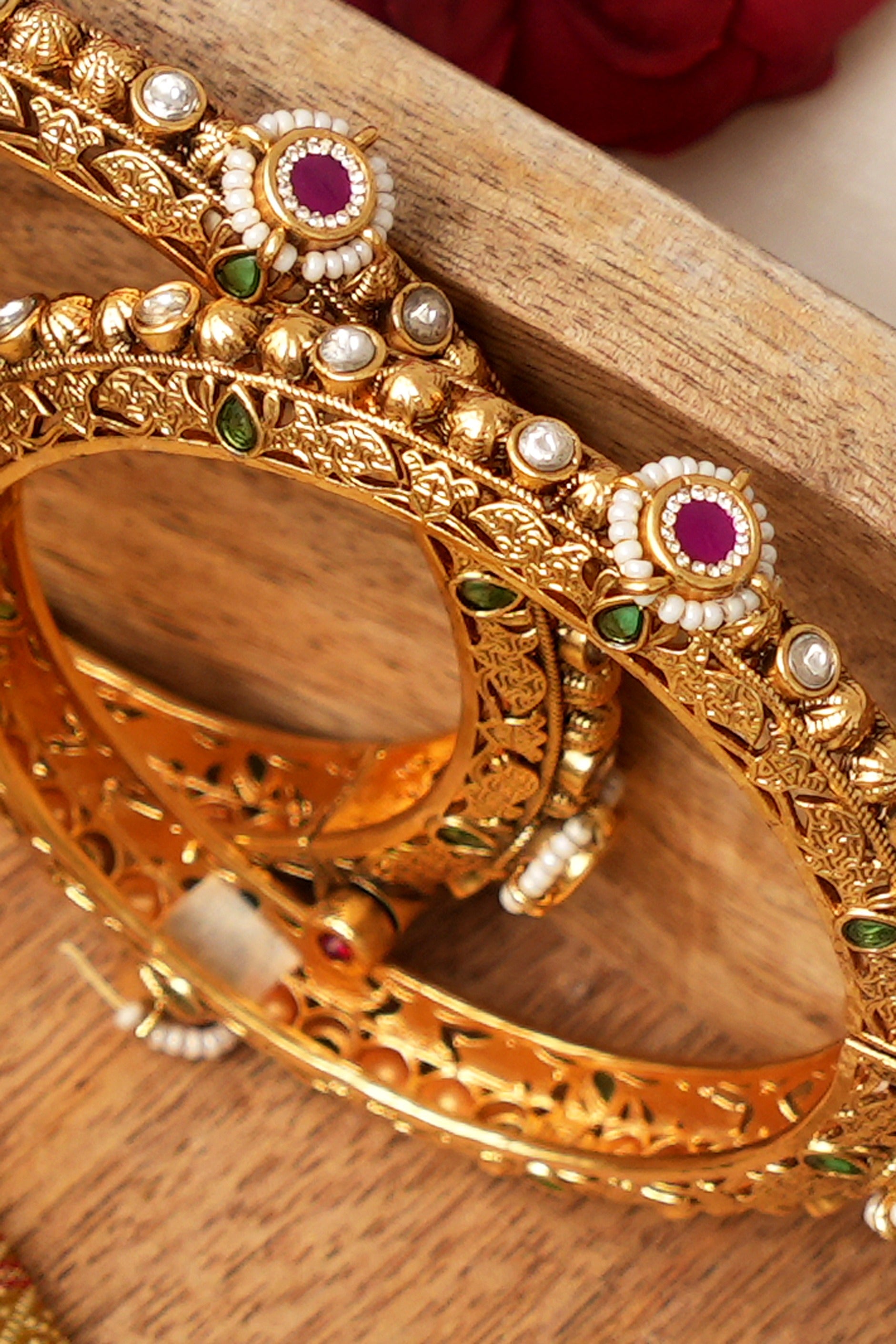 Swarna Gold Look Kada Set