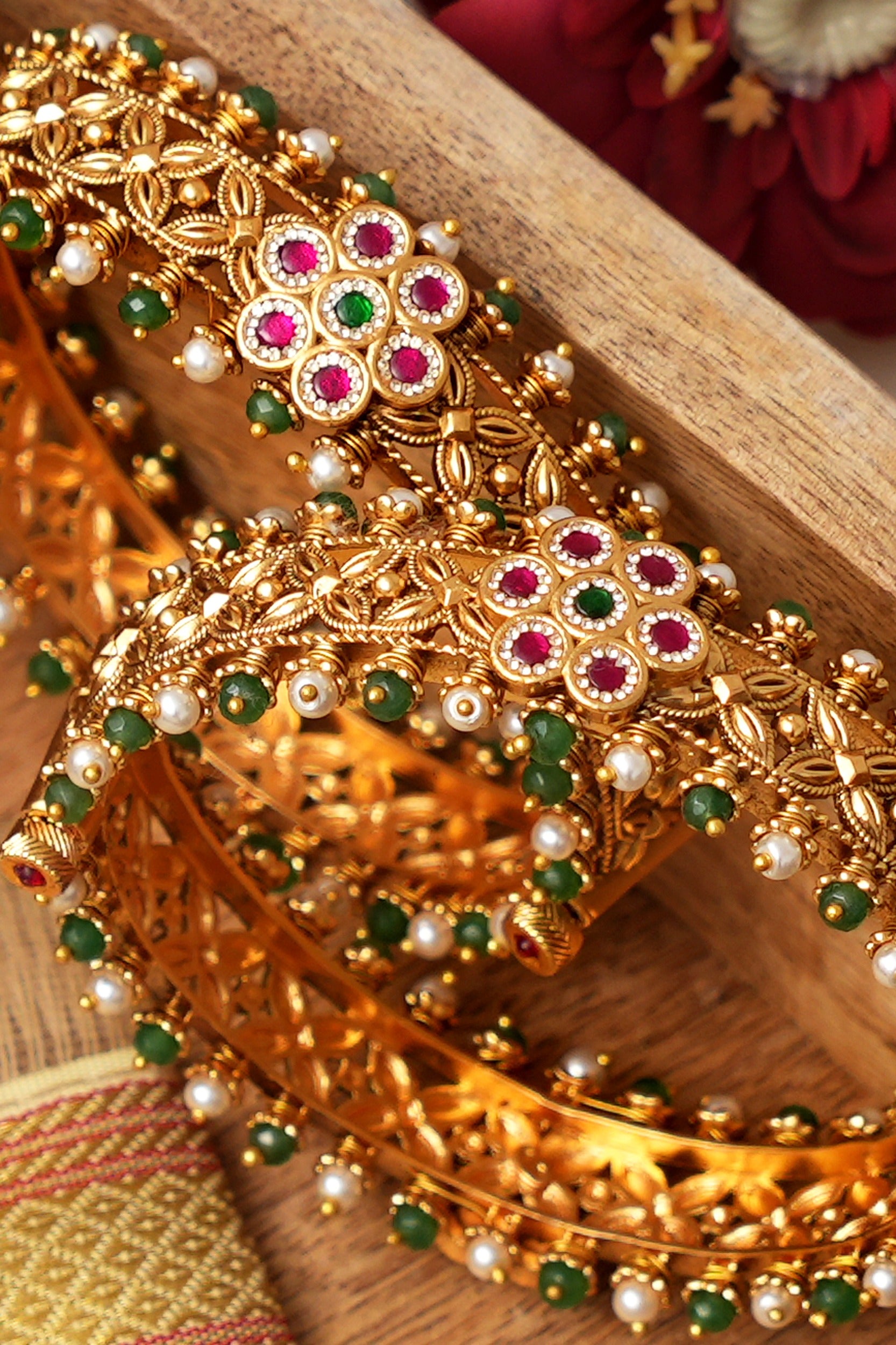 Aangan Royal Bangle Set