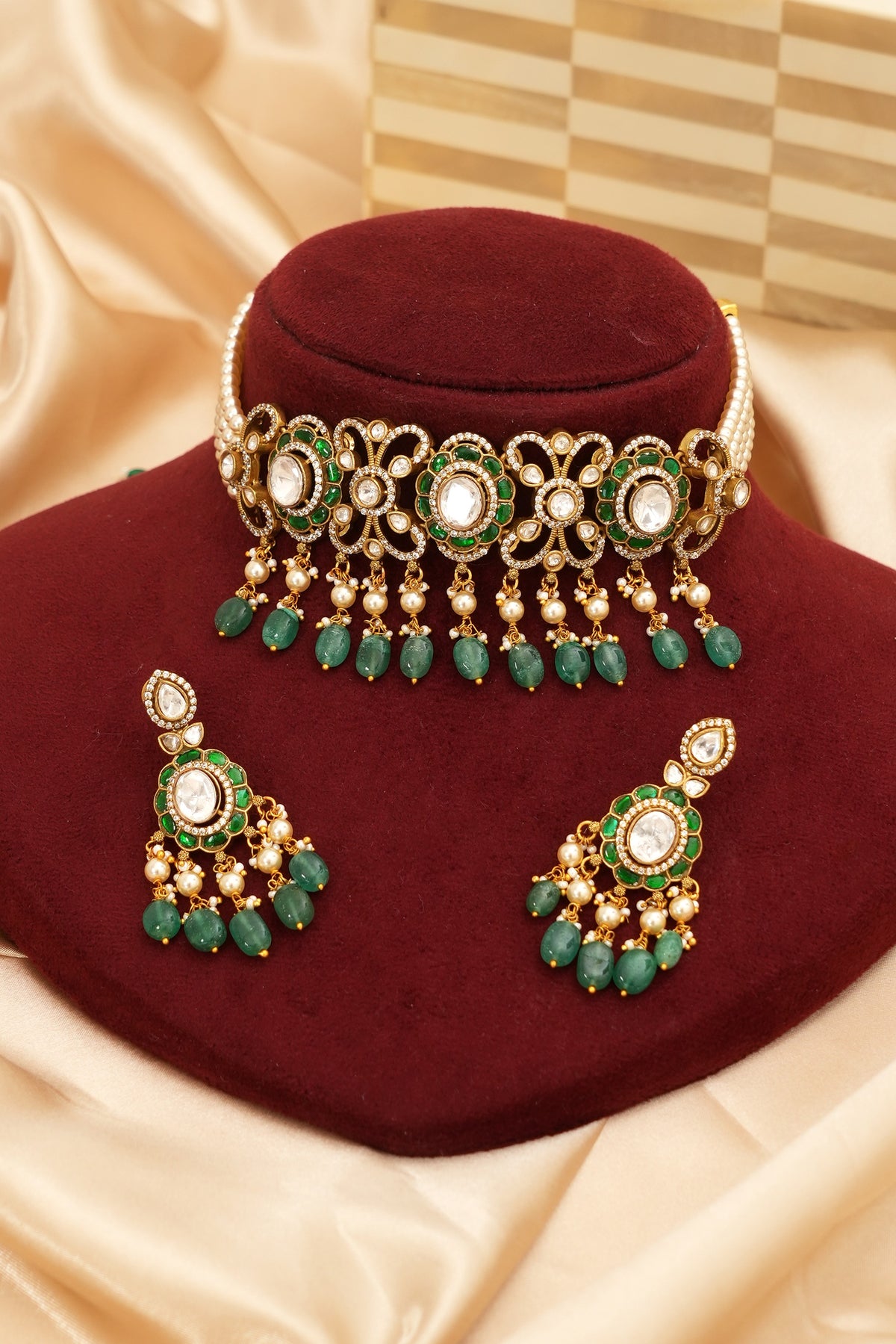 Luxury Kundan Moissanite Emerald Necklace Set
