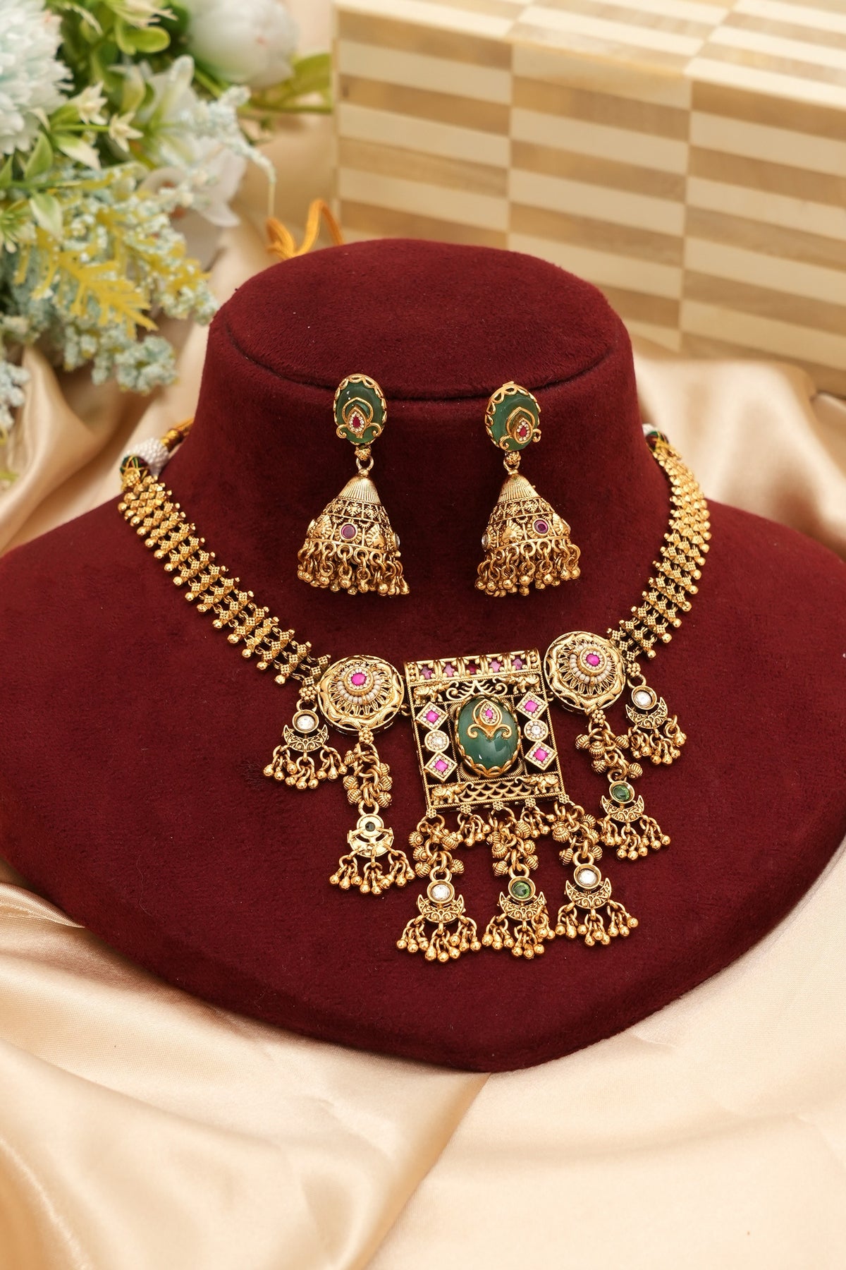 Heritage Kundan Necklace Set