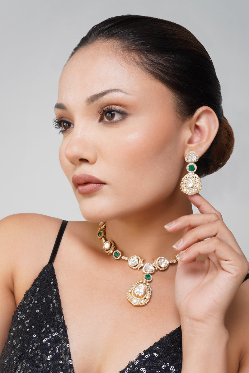 Aavya Kundan Necklace Set