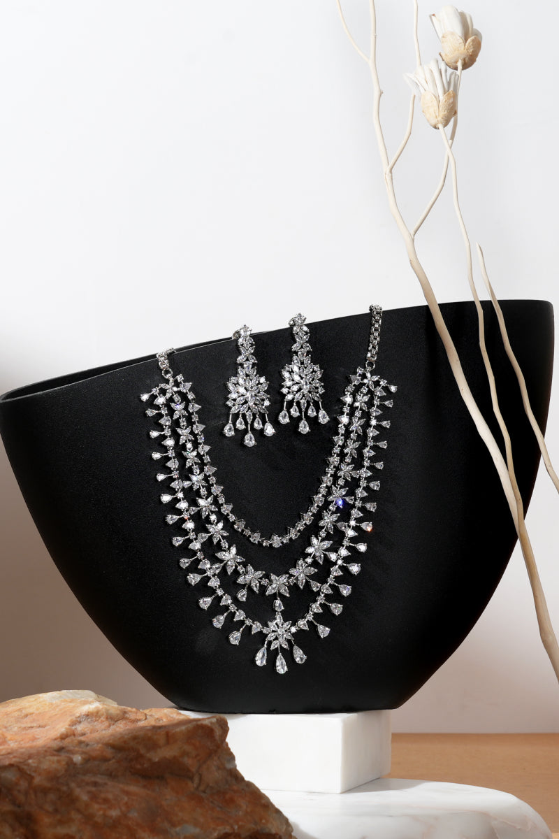 Aneet diamante Necklace