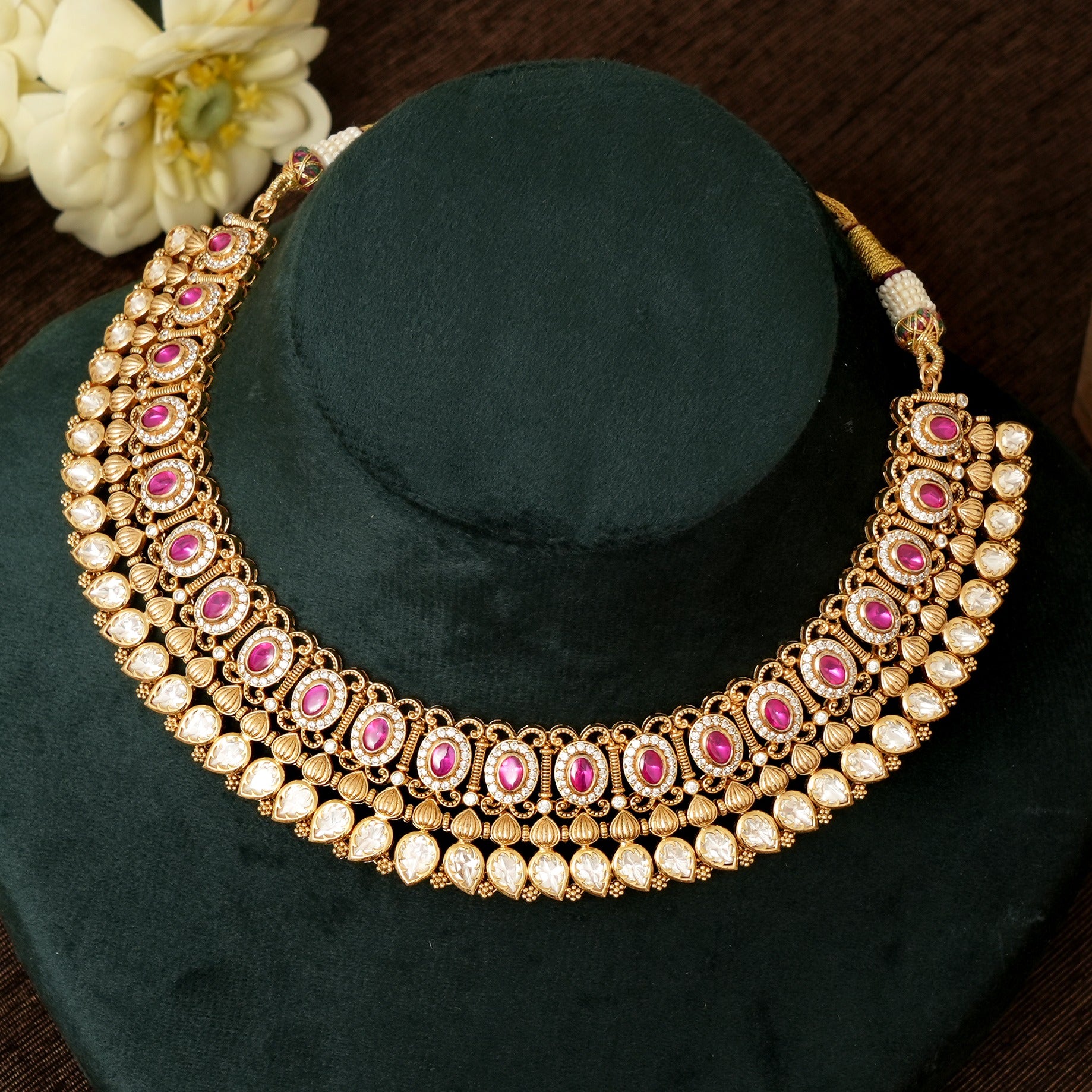 Niya Kundan Necklace Set