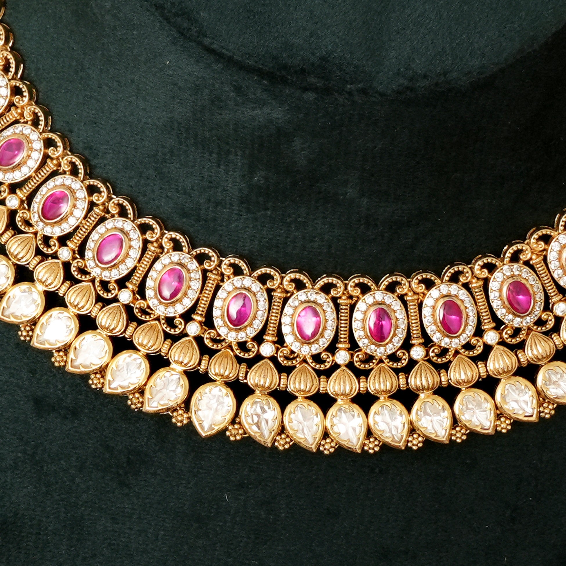 Niya Kundan Necklace Set