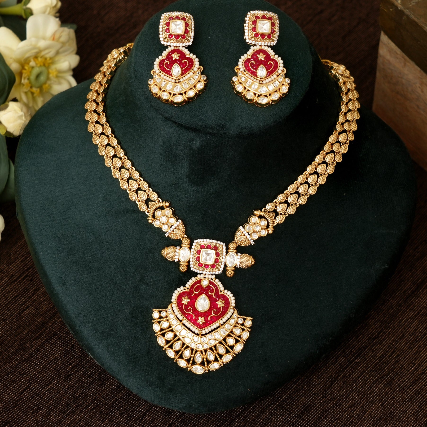 Anaya Kundan Jadau Necklace Set