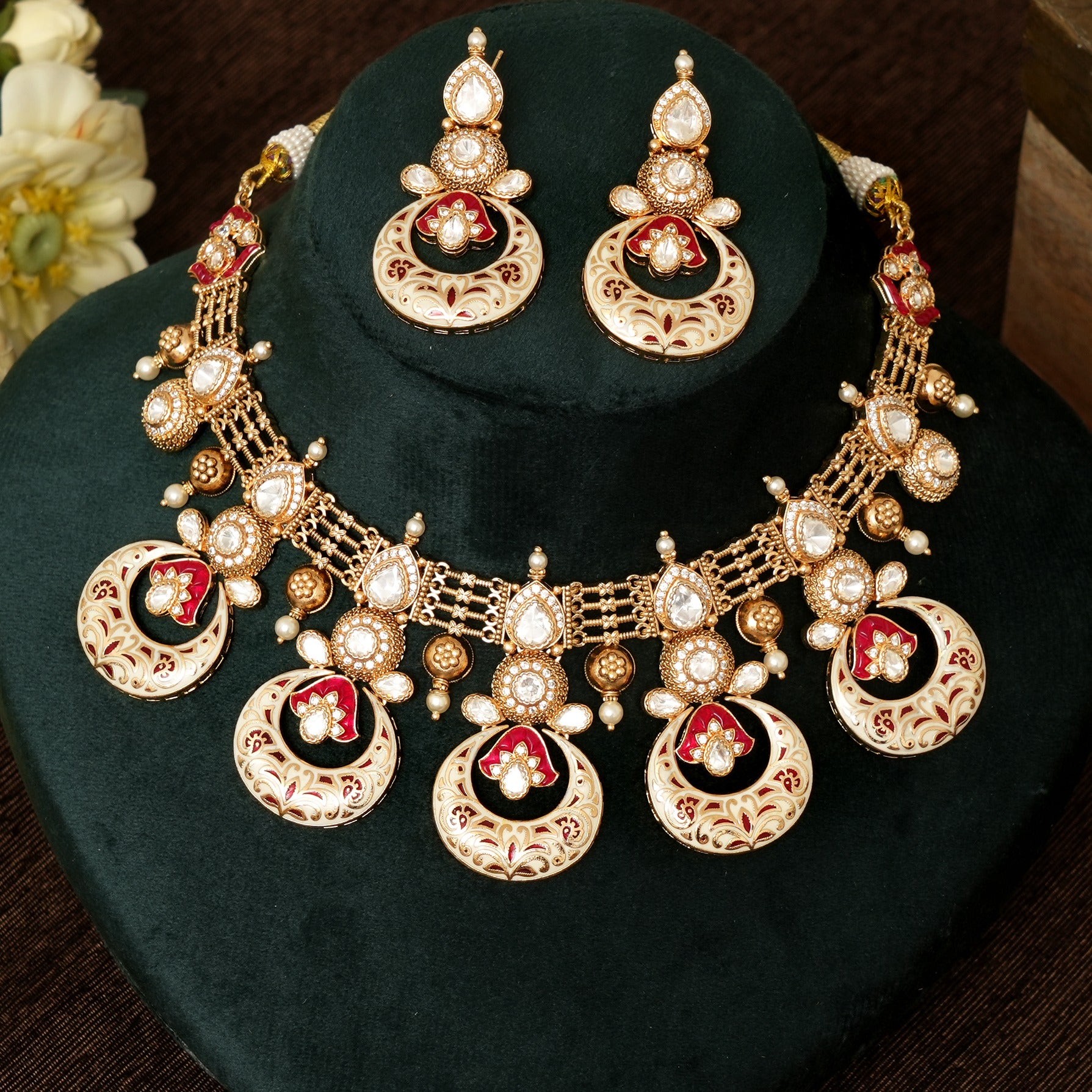 Yami Kundan Meena Necklace Se