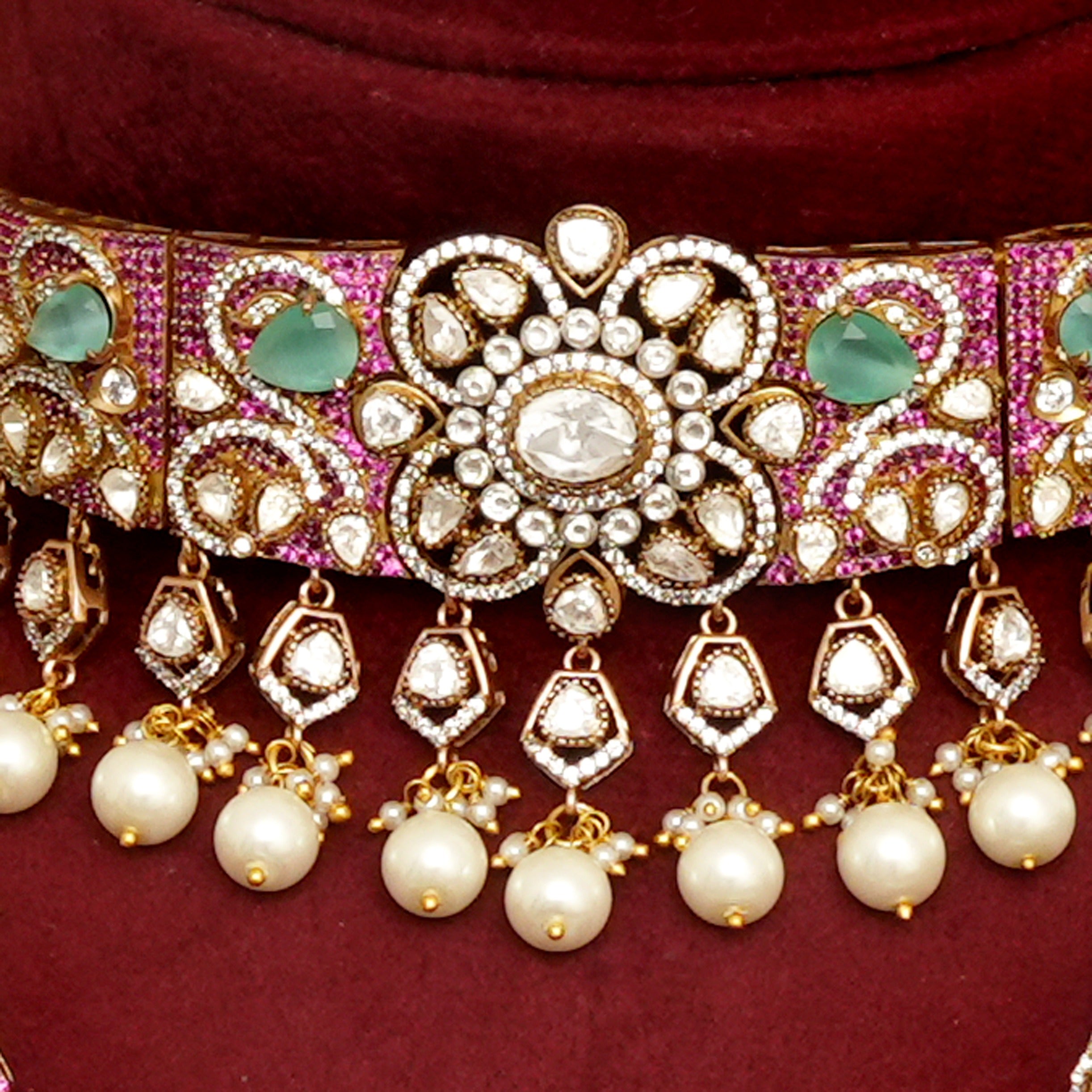 Sharada Kundan Statement Choker