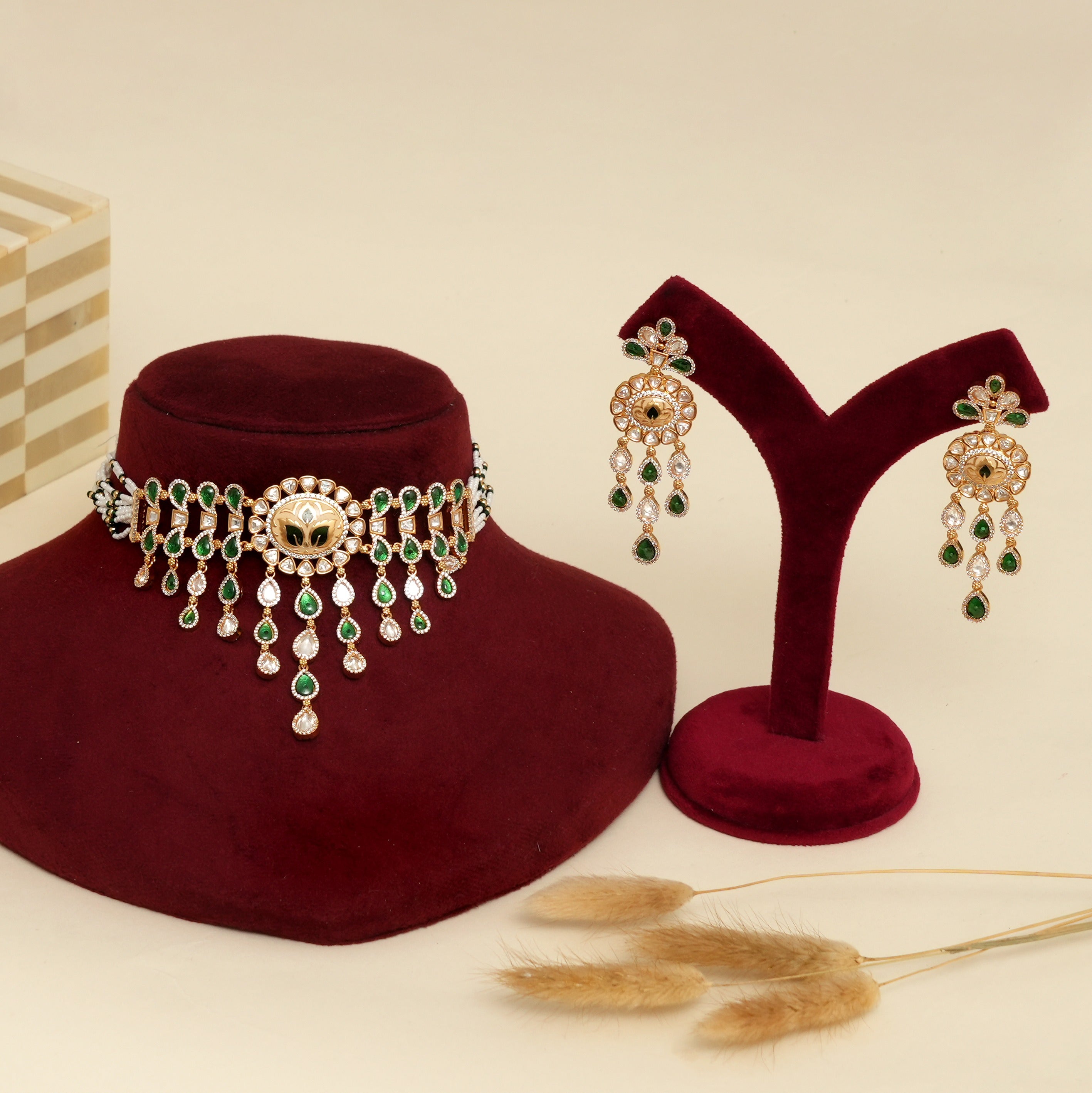 Mahika Kundan Necklace Set