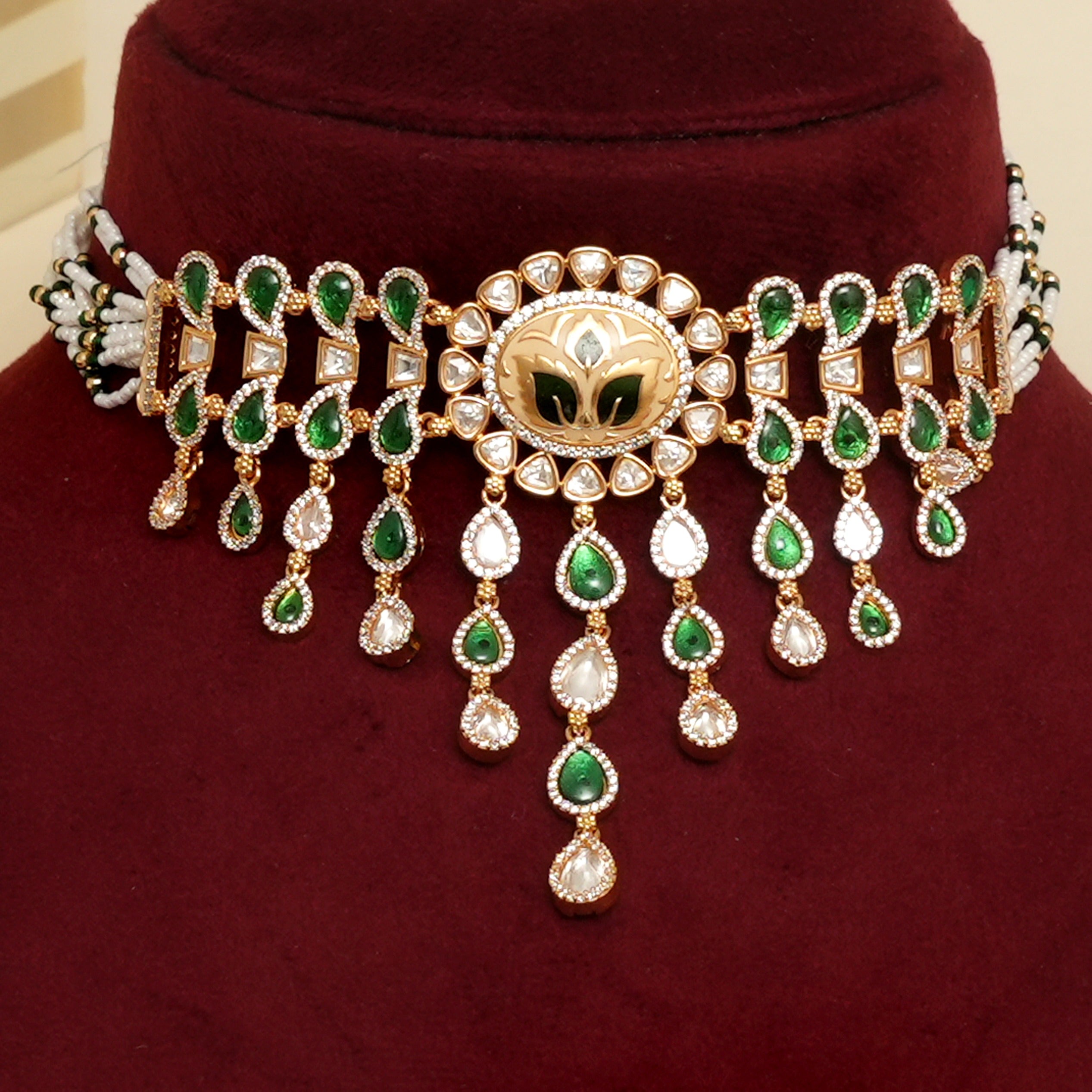 Mahika Kundan Necklace Set