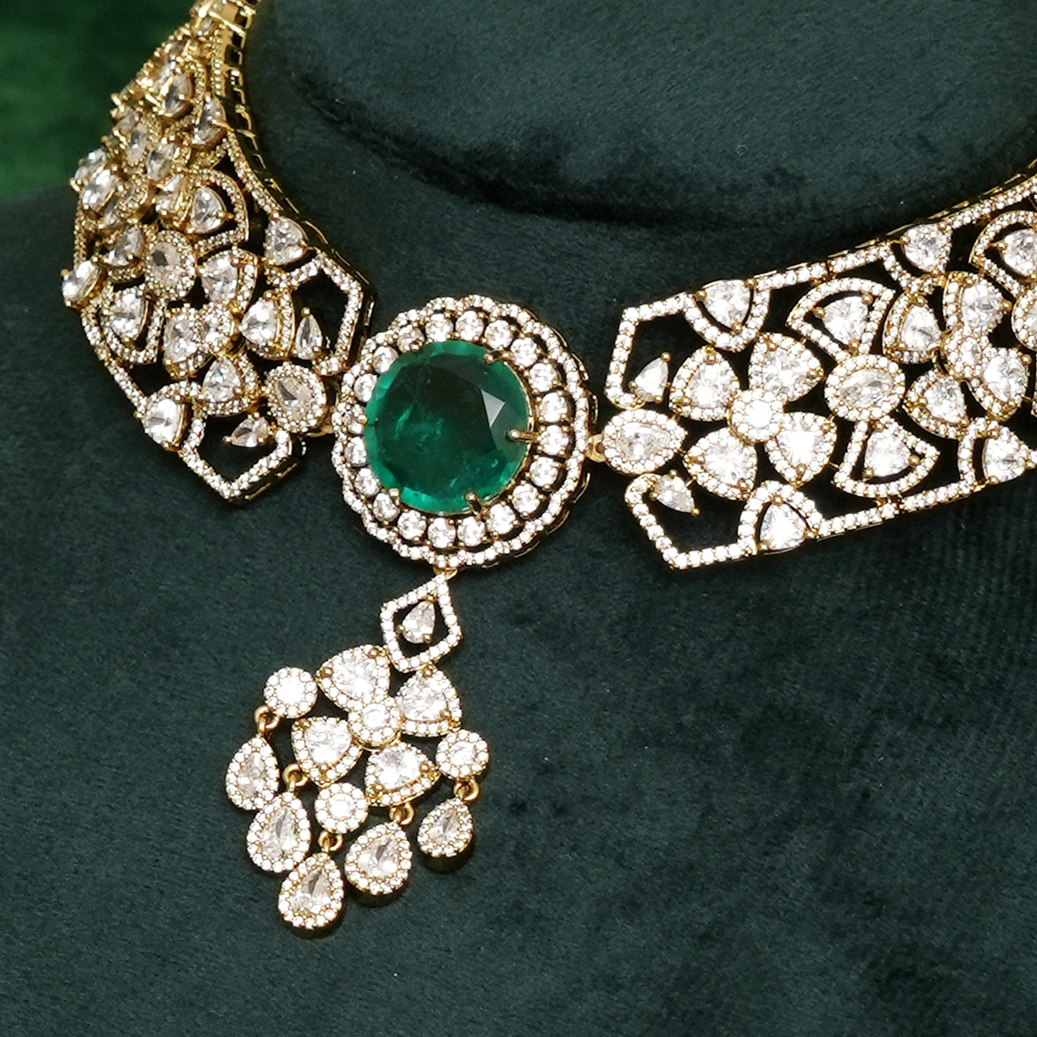 Purnima Kundan Necklace Set