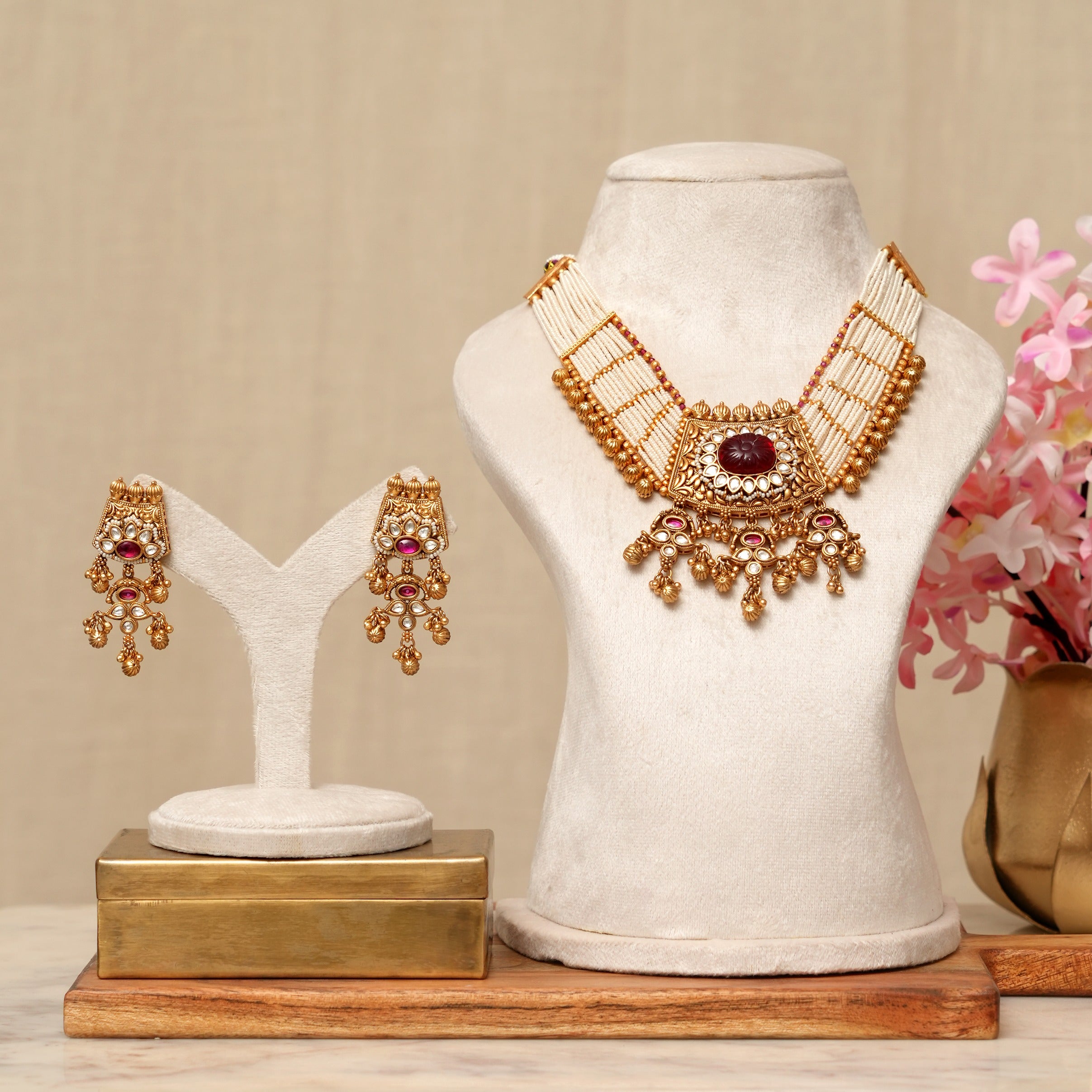 Tanvi Kundan Heritage Gold Necklace Set