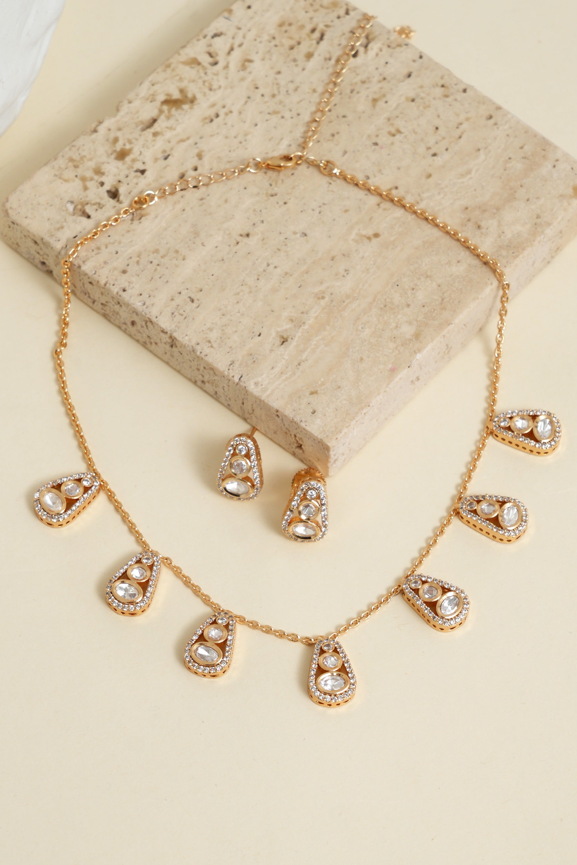 Chitra Necklace Set