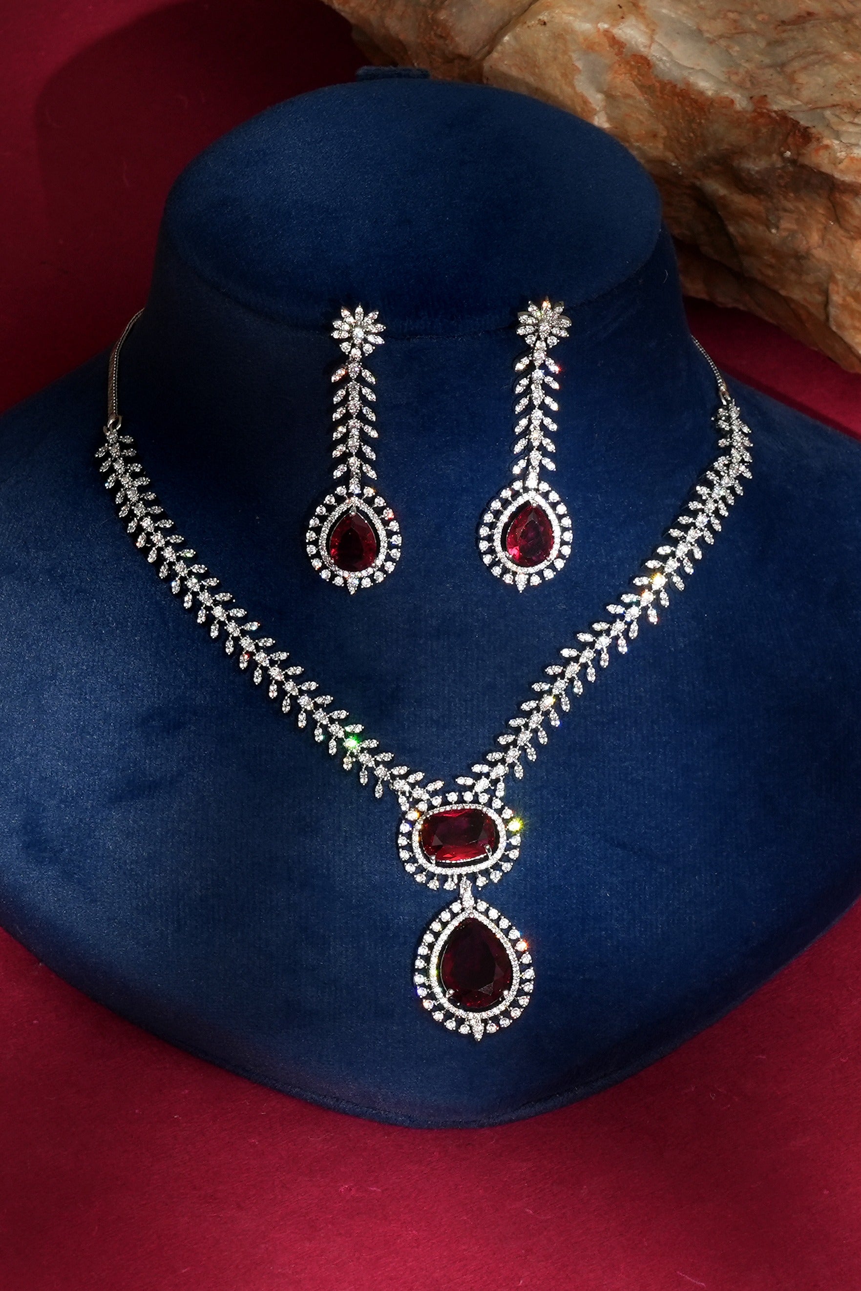Ziana Sleek Ruby Diamond Pendant Necklace Set for Modern Women