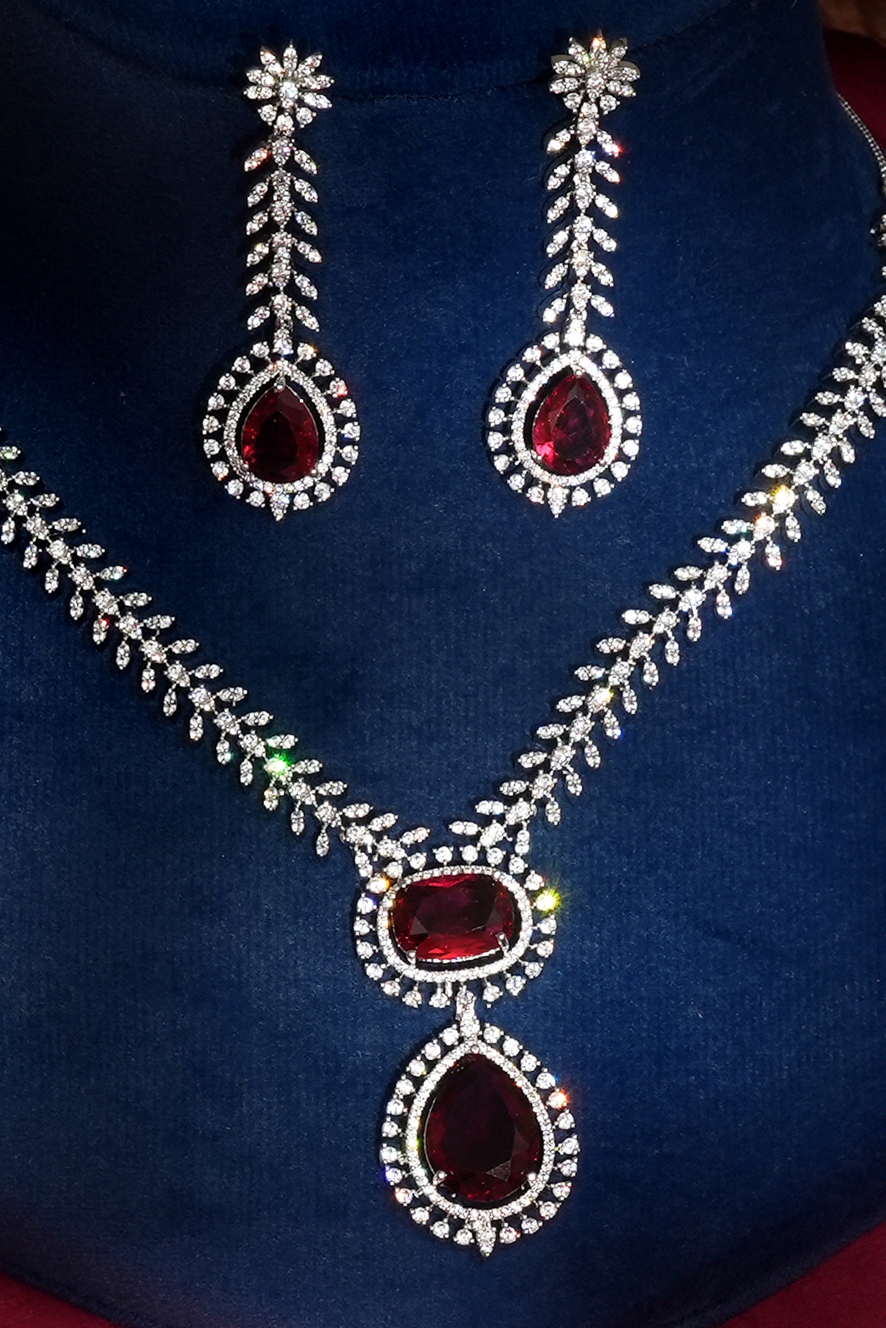Ziana Sleek Ruby Diamond Pendant Necklace Set for Modern Women