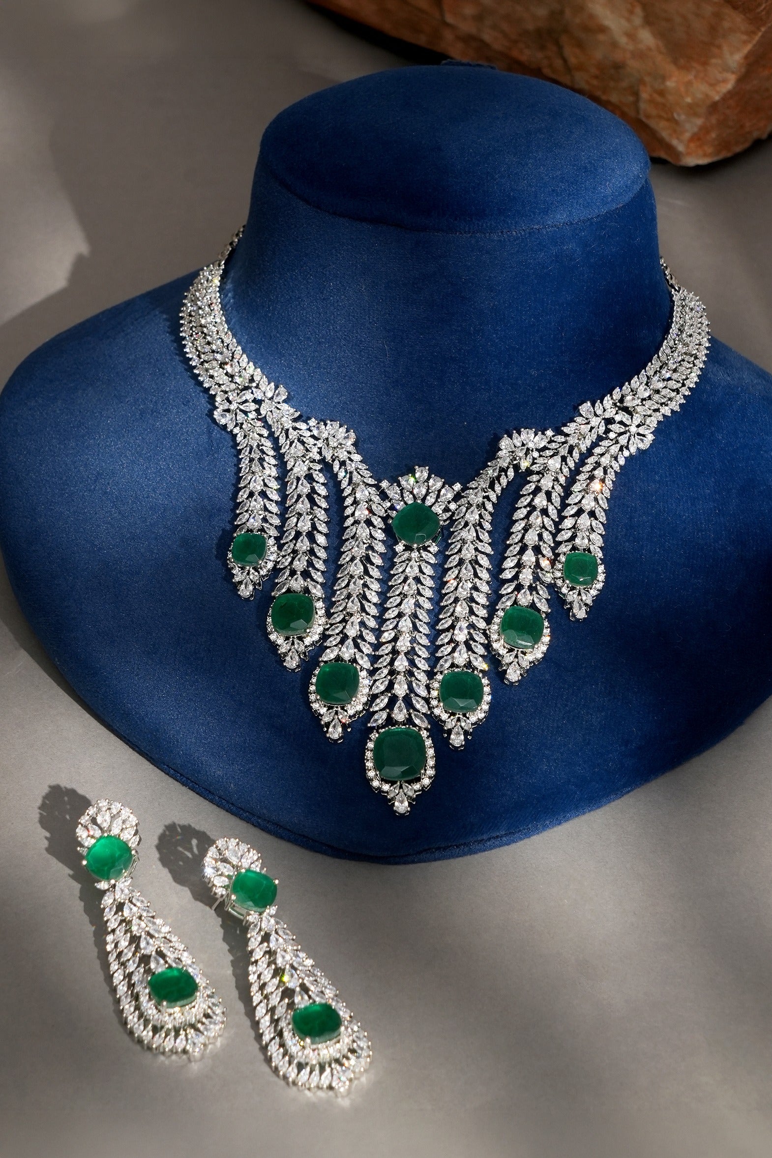Nyshka Emerald Contemporary Diamond Choker Set for Cocktail Wear