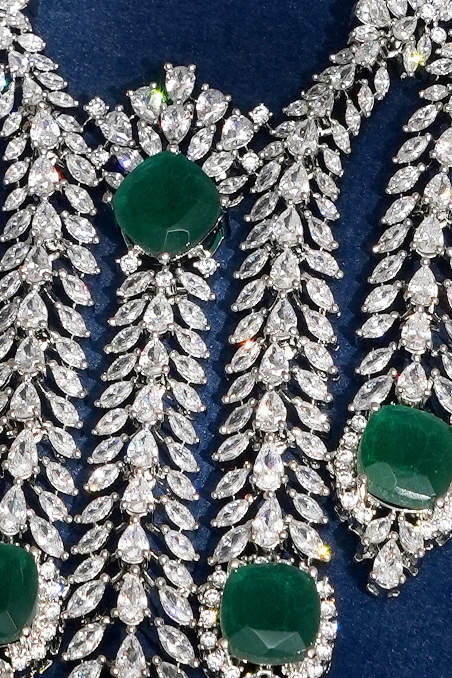 Nyshka Emerald Contemporary Diamond Choker Set for Cocktail Wear