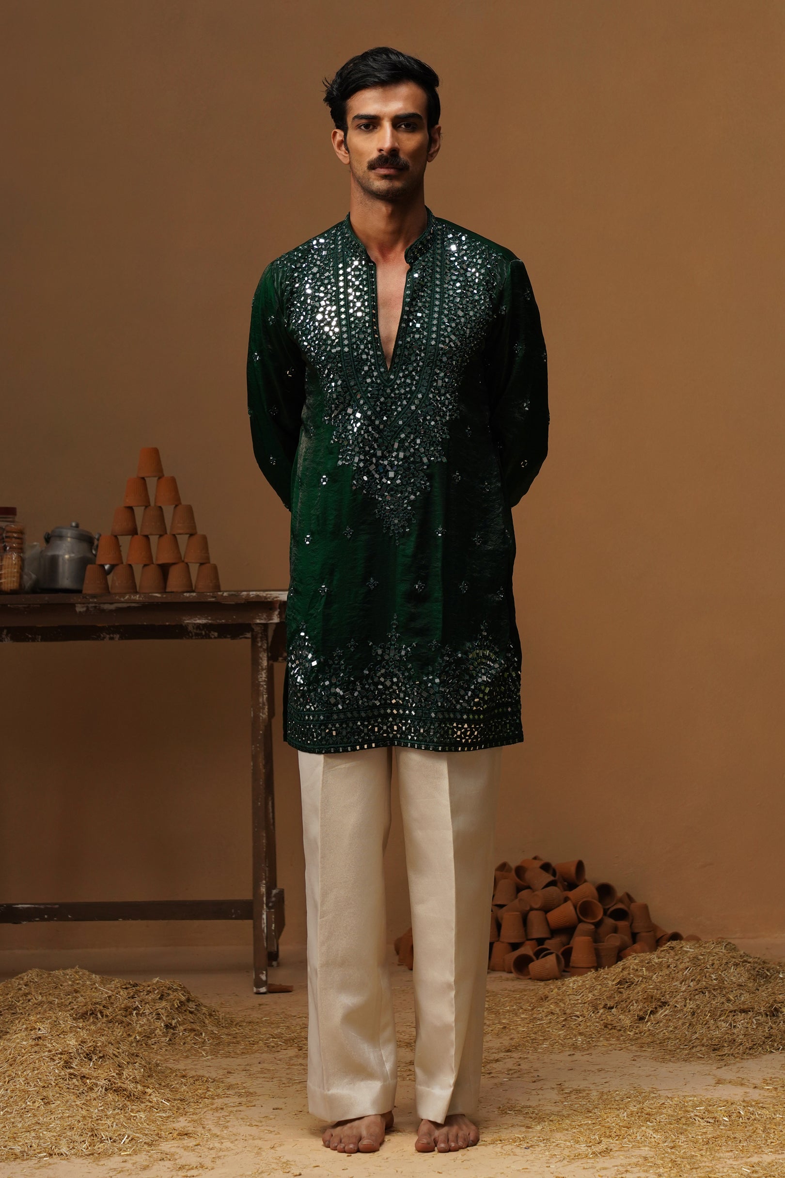 ARYA BOTTLE GREEN V NECK SHORT KURTA SET