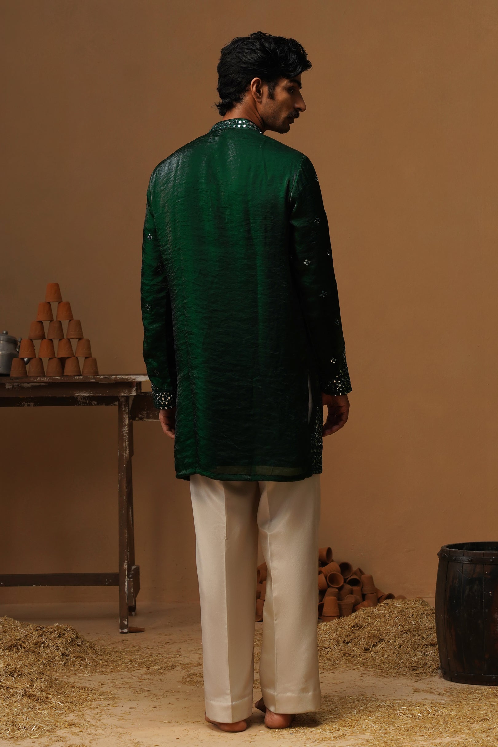 ARYA BOTTLE GREEN V NECK SHORT KURTA SET