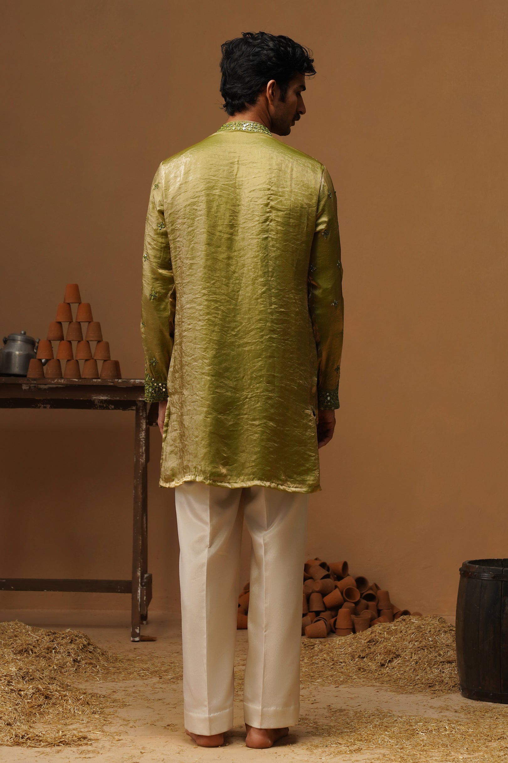 ARYA MEHNDI V NECK SHORT KURTA SET