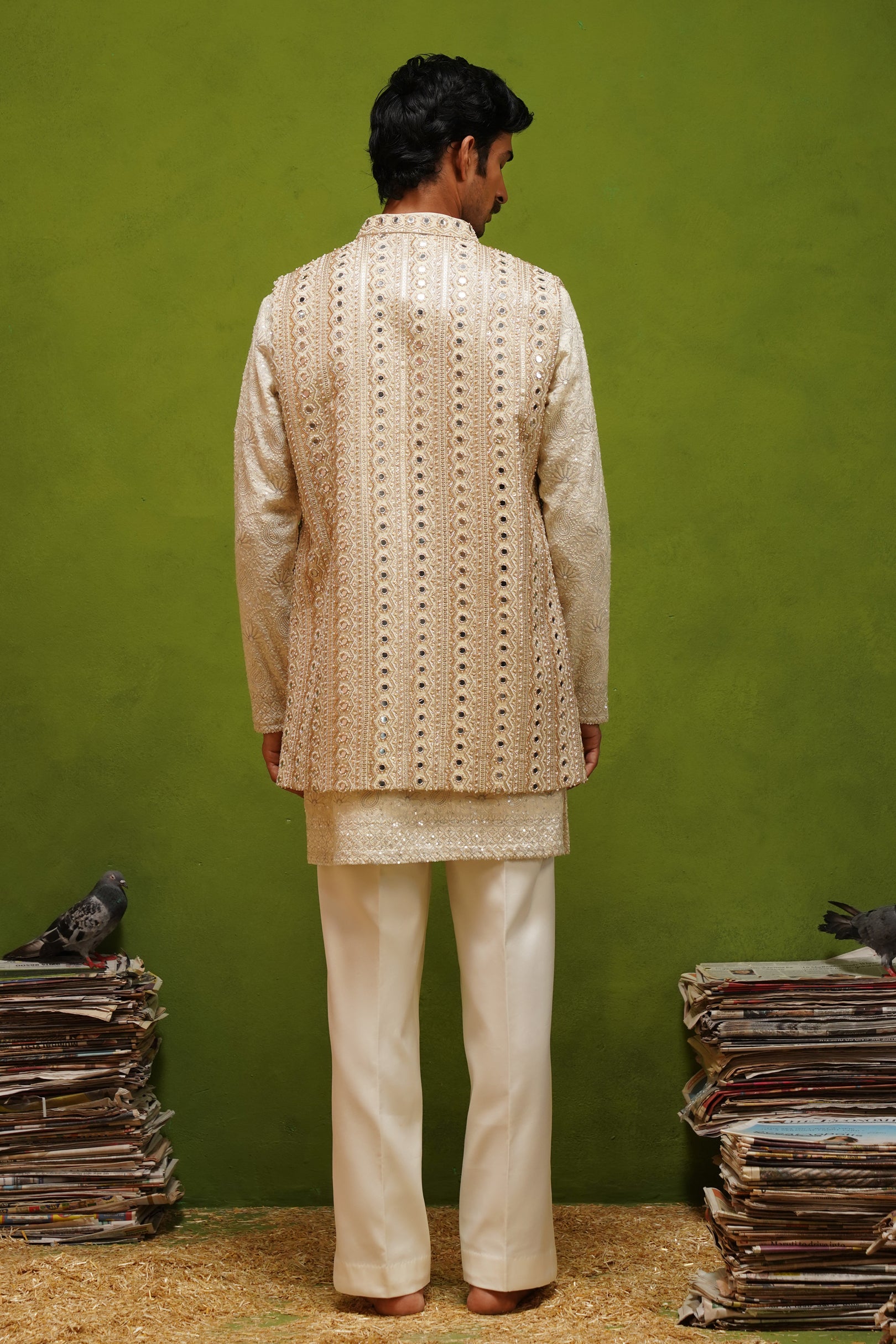 AAINA GOLD V NECKSHORT KURTA JACKET SET