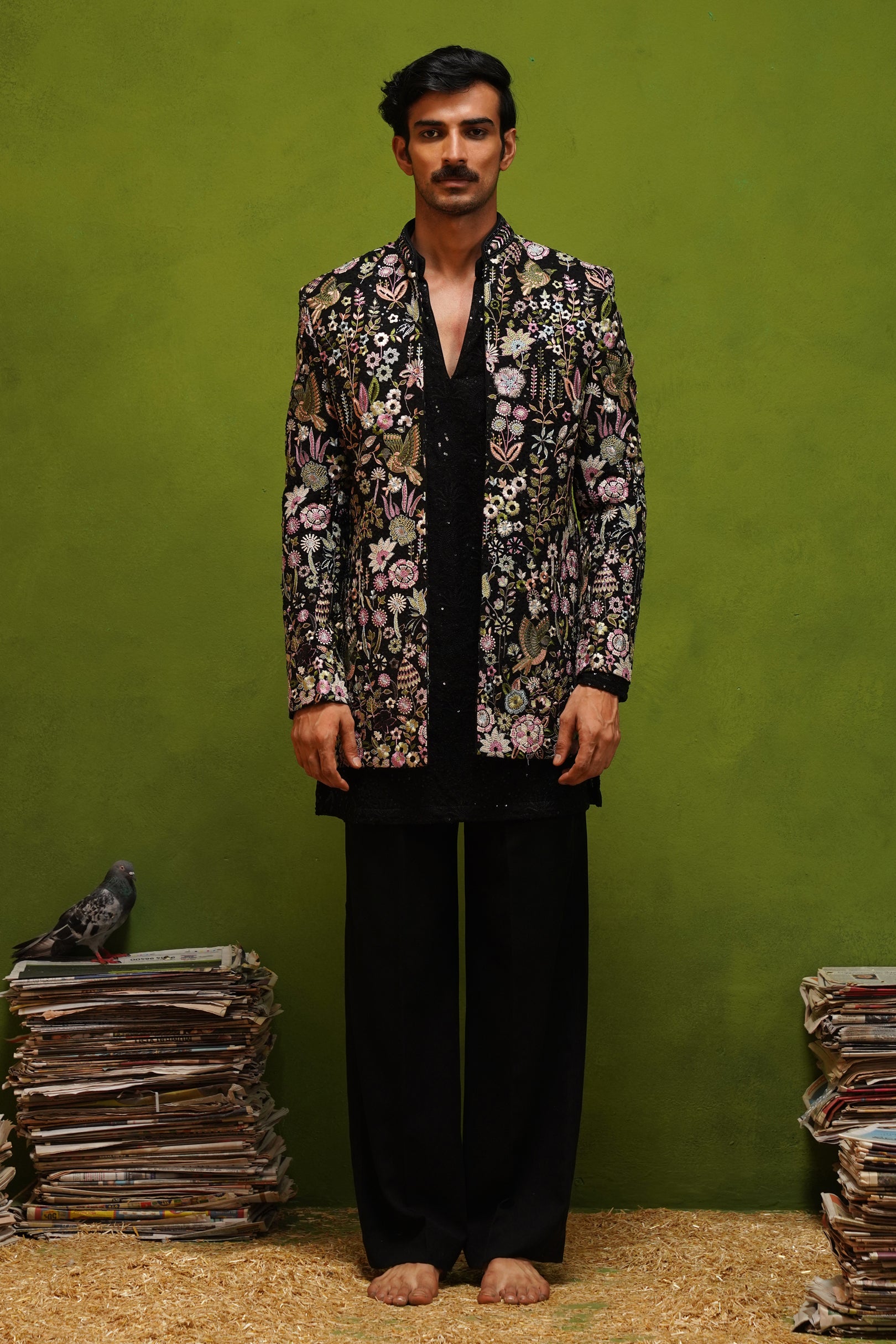 ROOH BLACK JODHPURI SET WITH V NECK KURTA