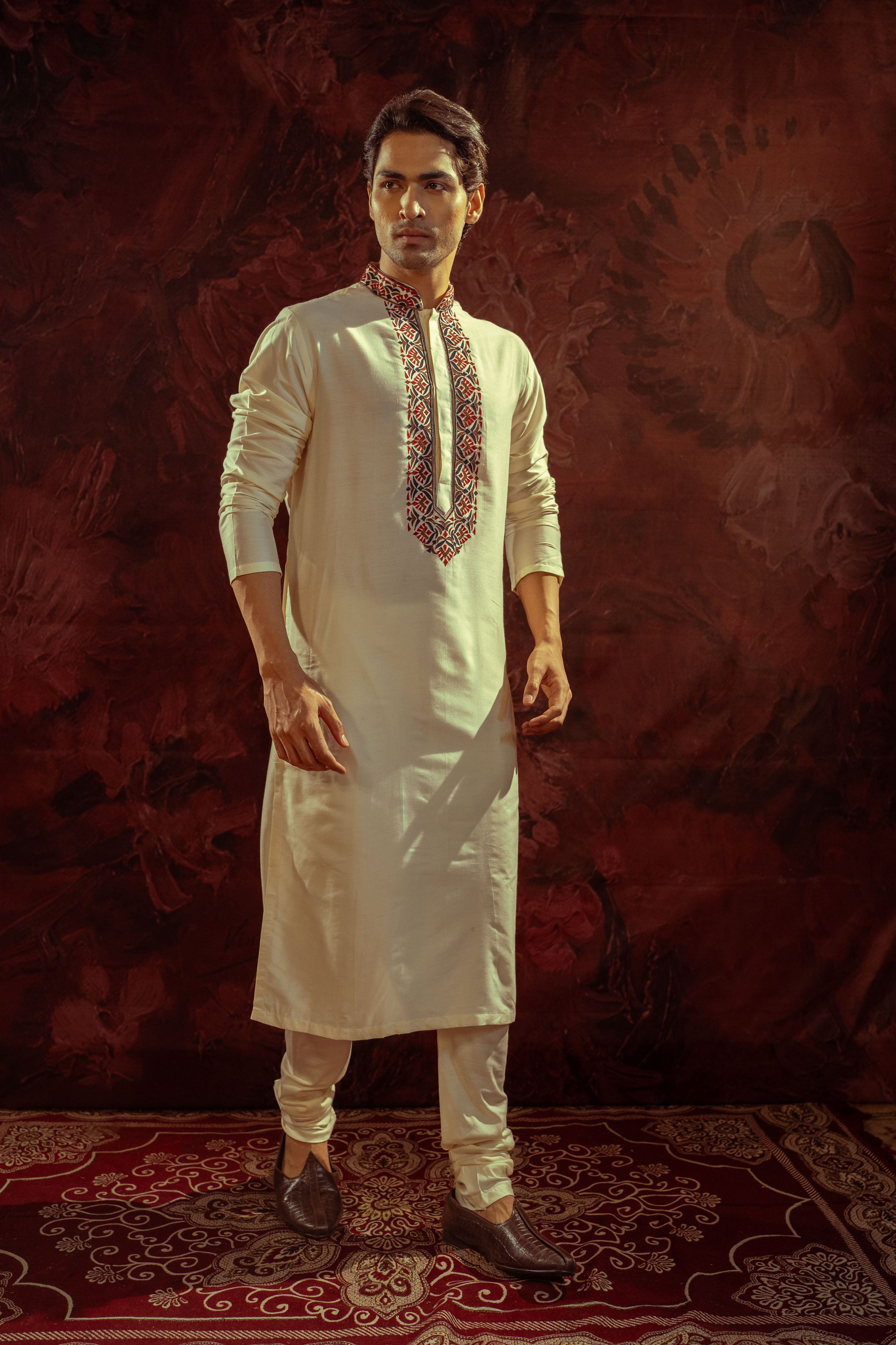Offwhite Applique Kurta Set