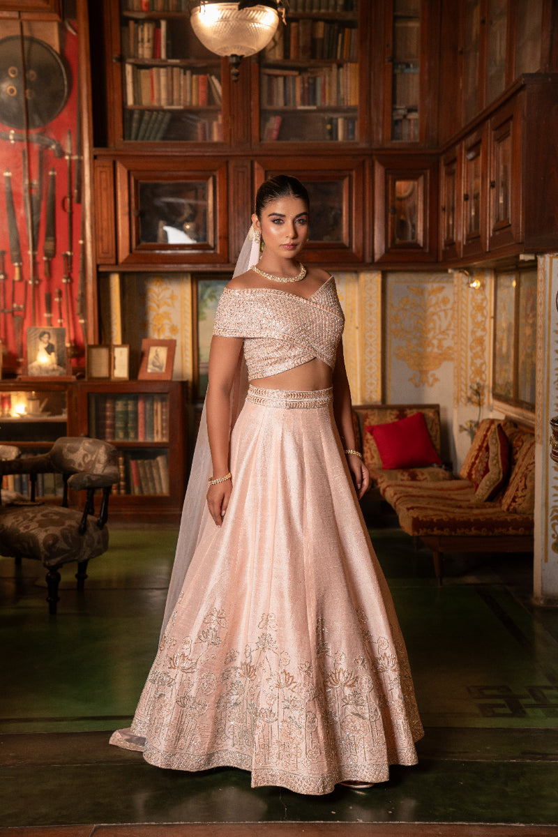 LEHENGA + BLOUSE + DUPATTA / PEACH LOTUS LEHENGA SET