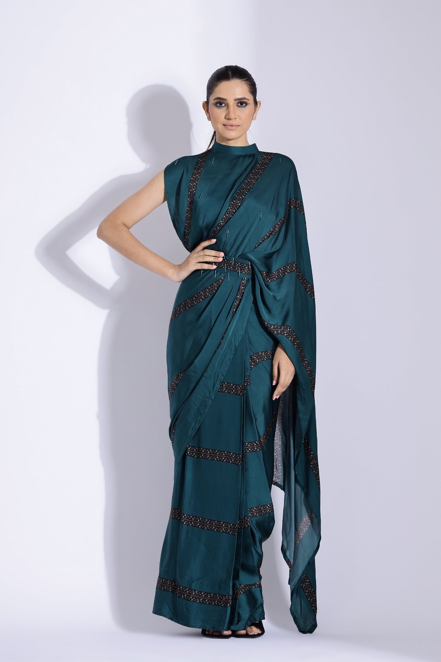 Pre-Stitched Sari With A Colar Pallu