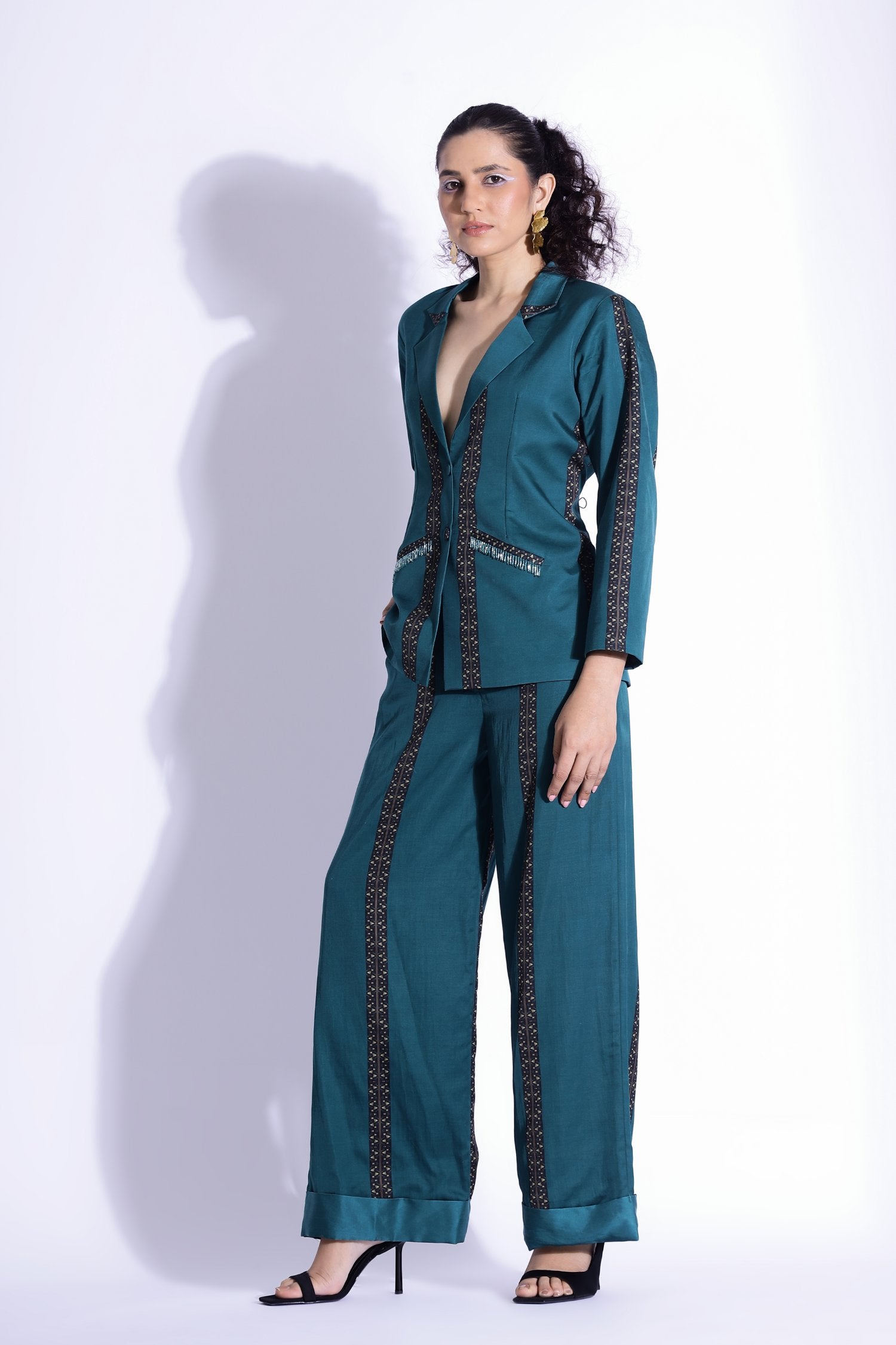 Close Fit Jacket And Pants
