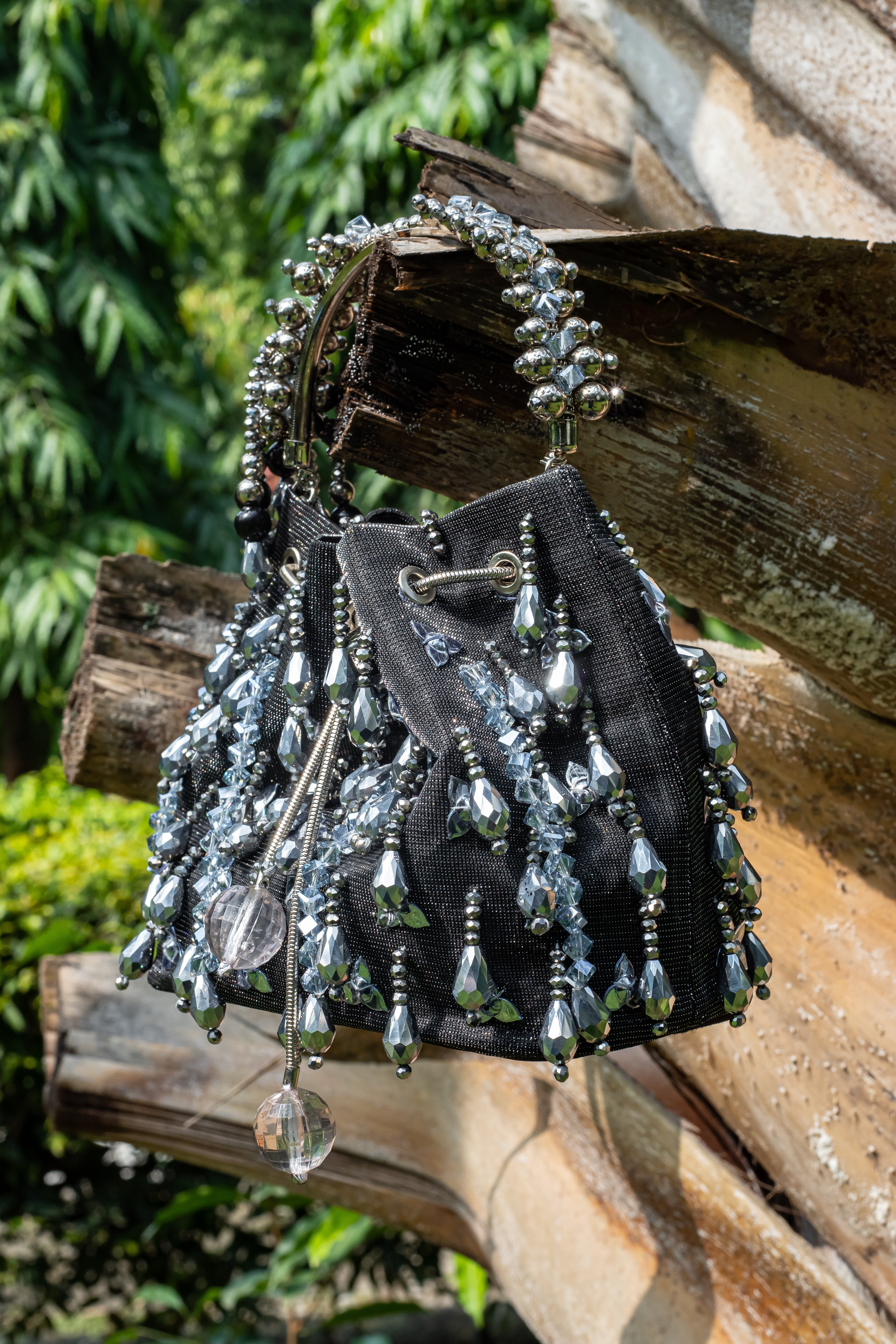 Black Gray Potli