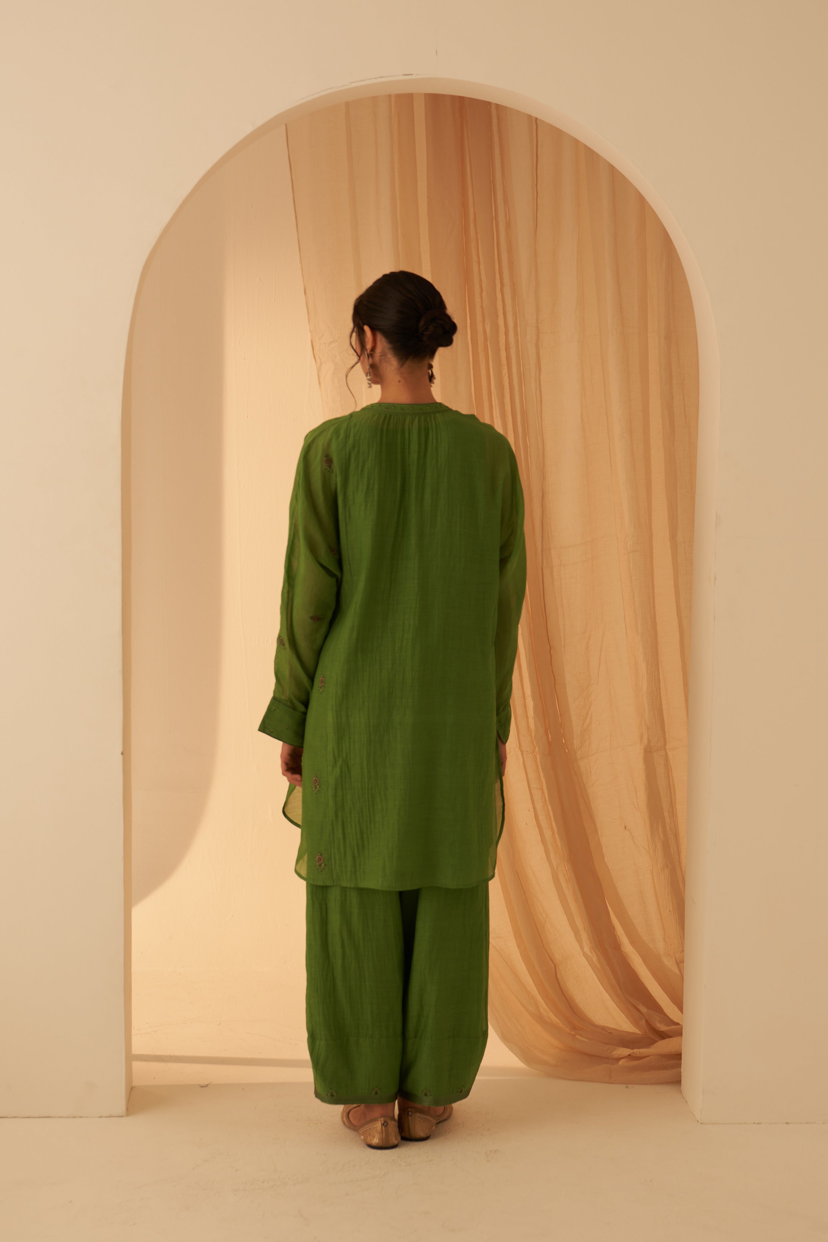 Green Chanderi Resham Buti Kurta Set